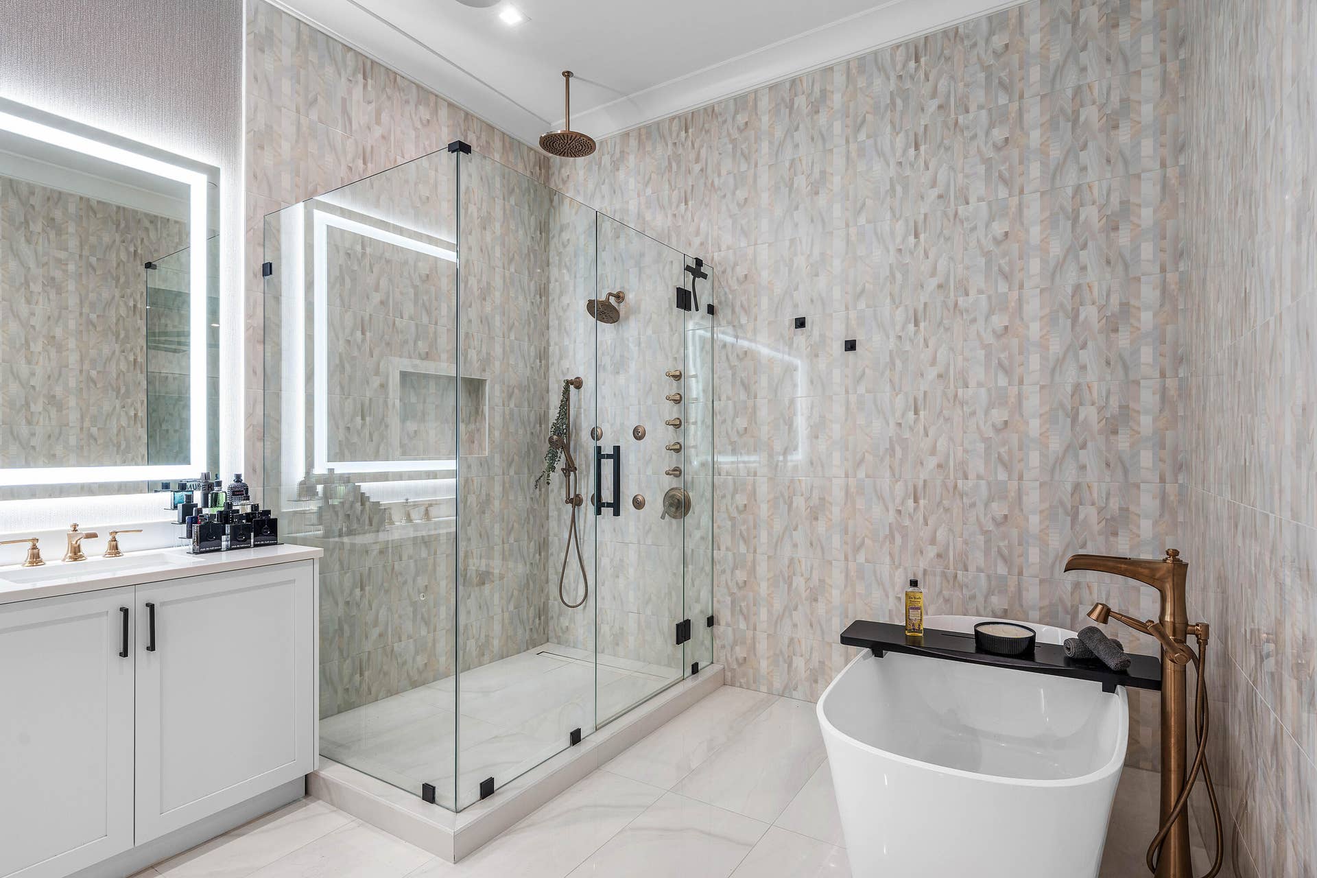 12898 S Shore Drive, Palm Beach Gardens, FL 33410 Rainshower & Separate Tub