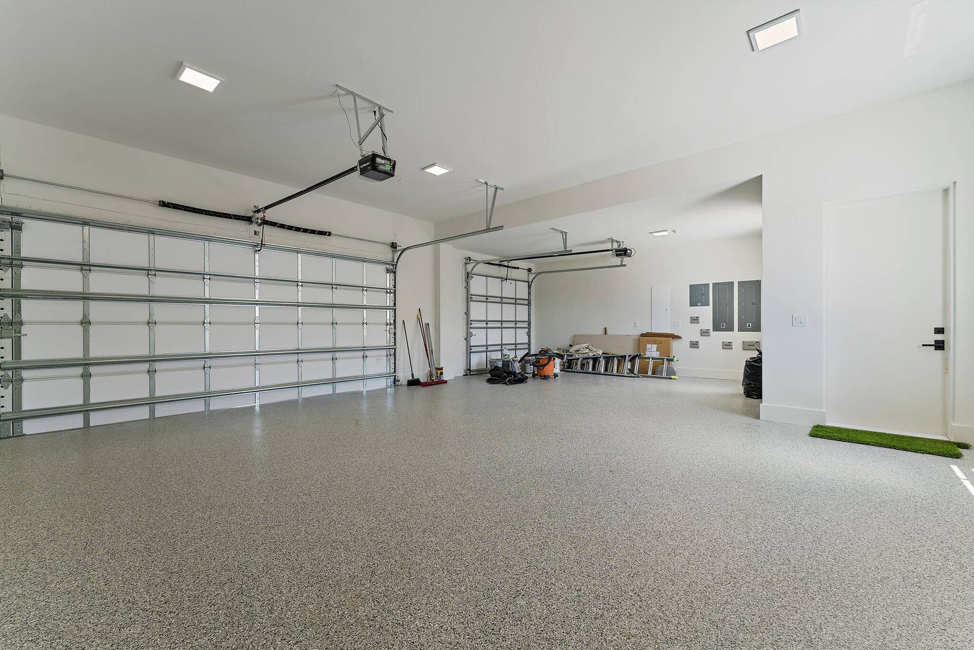 12898 S Shore Drive, Palm Beach Gardens, FL 33410 Oversized with polyaspartic epoxy floors and outdoor access