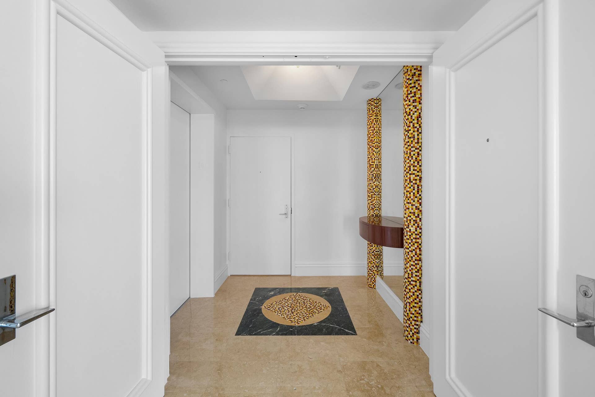 3100 N Ocean Boulevard, #1610, Fort Lauderdale, FL 33308 Private Foyer