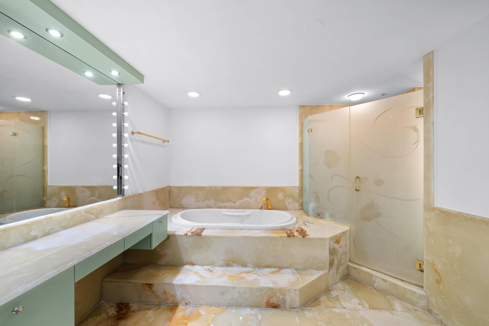 3100 N Ocean Boulevard, #1610, Fort Lauderdale, FL 33308 Primary Bath