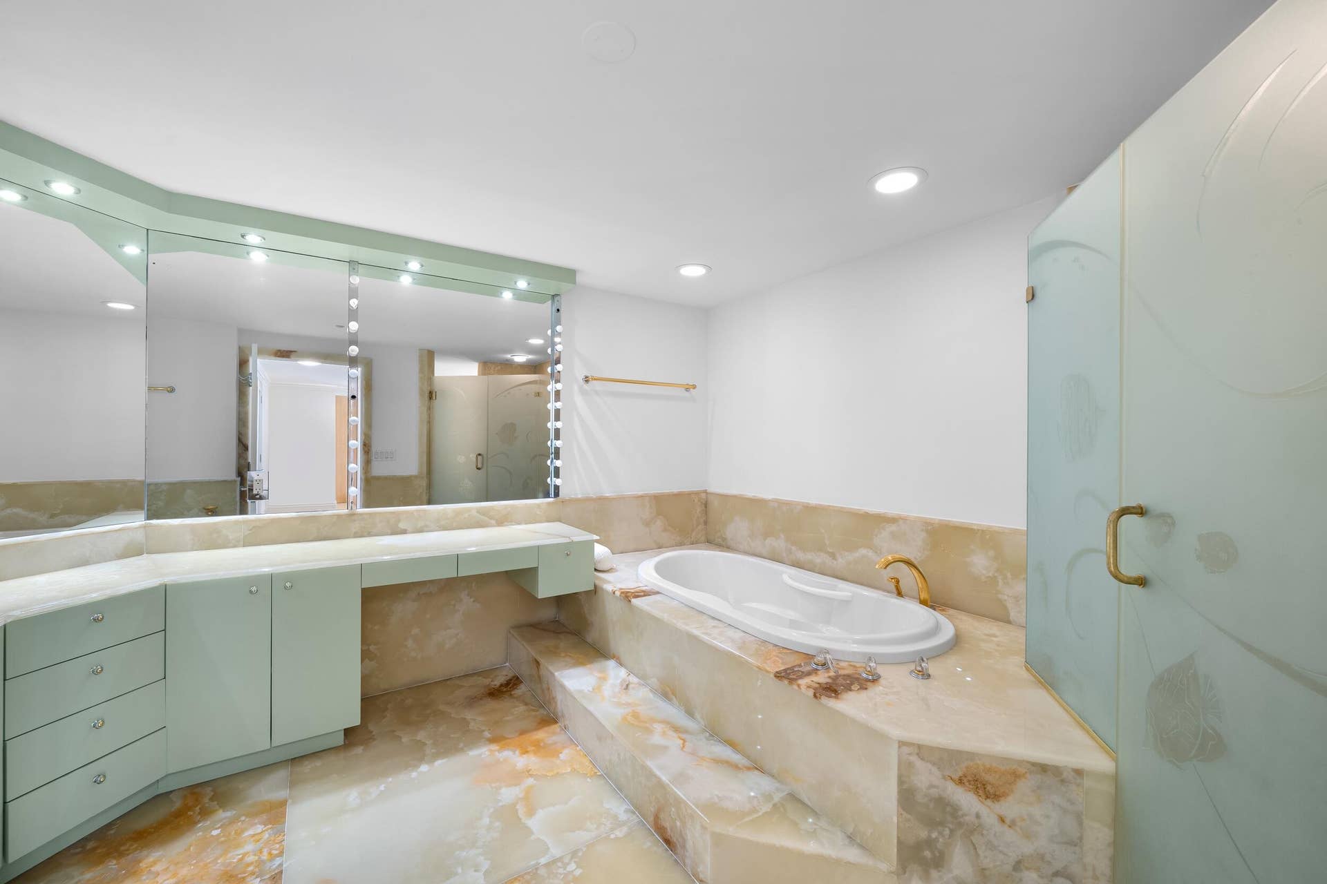 3100 N Ocean Boulevard, #1610, Fort Lauderdale, FL 33308 Primary Bath