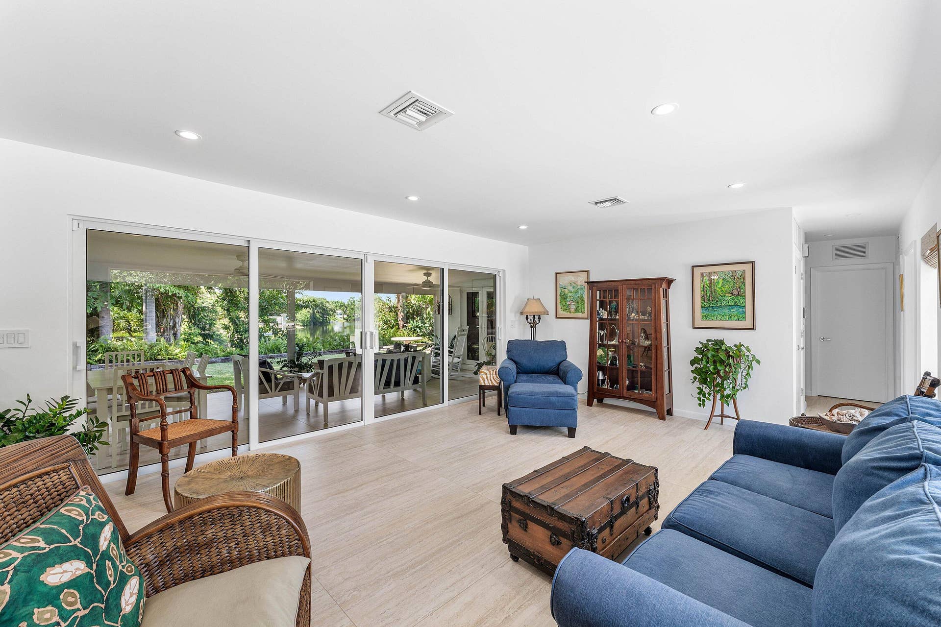 545 NW 7th Street, Boca Raton, FL 33432 Living Room