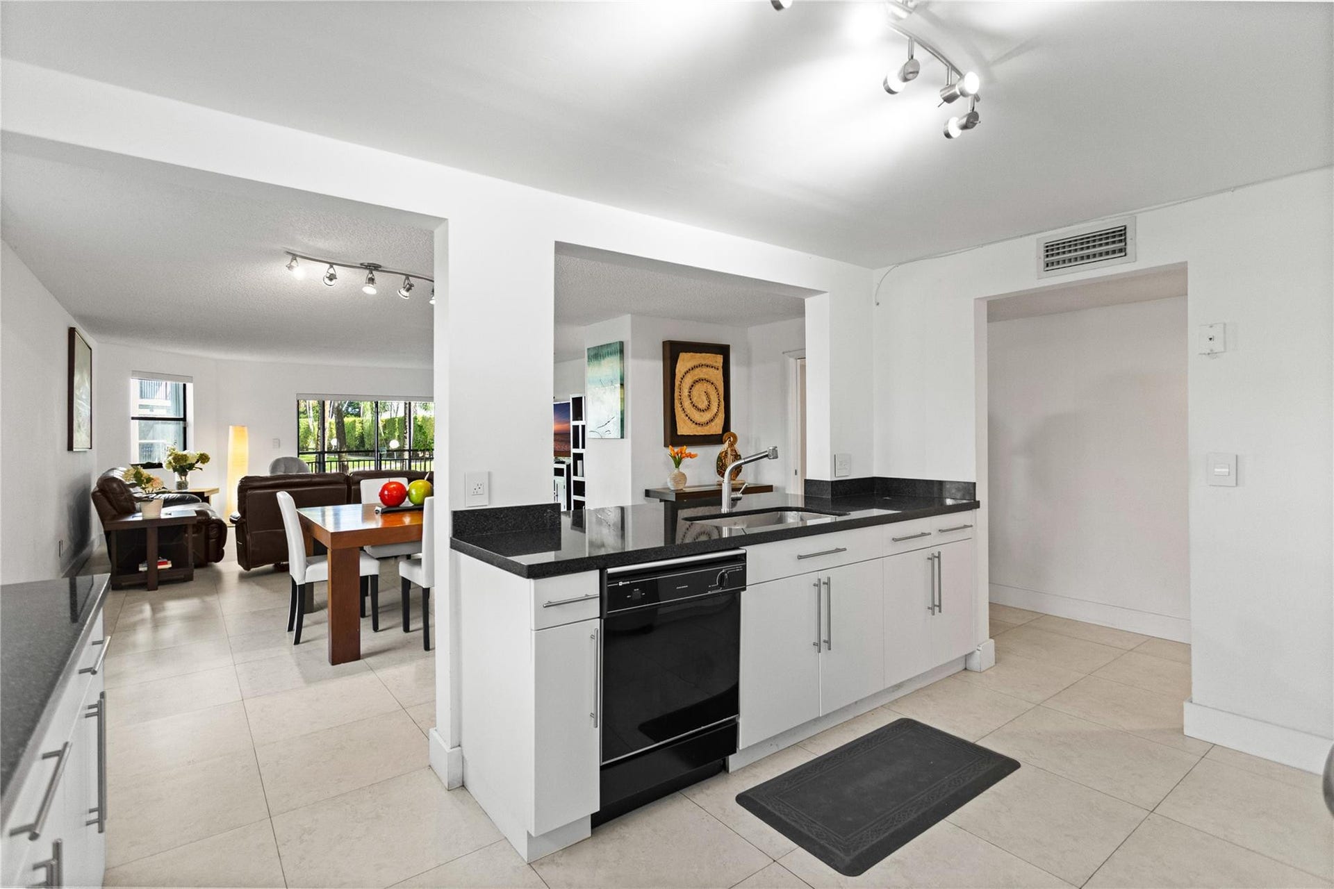 16051 Blatt Boulevard, #101, Weston, FL 33326 Photo 16