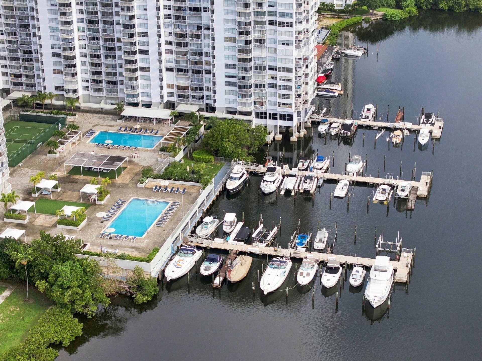 40-web-or-mls-18021-biscayne-blvd-901
