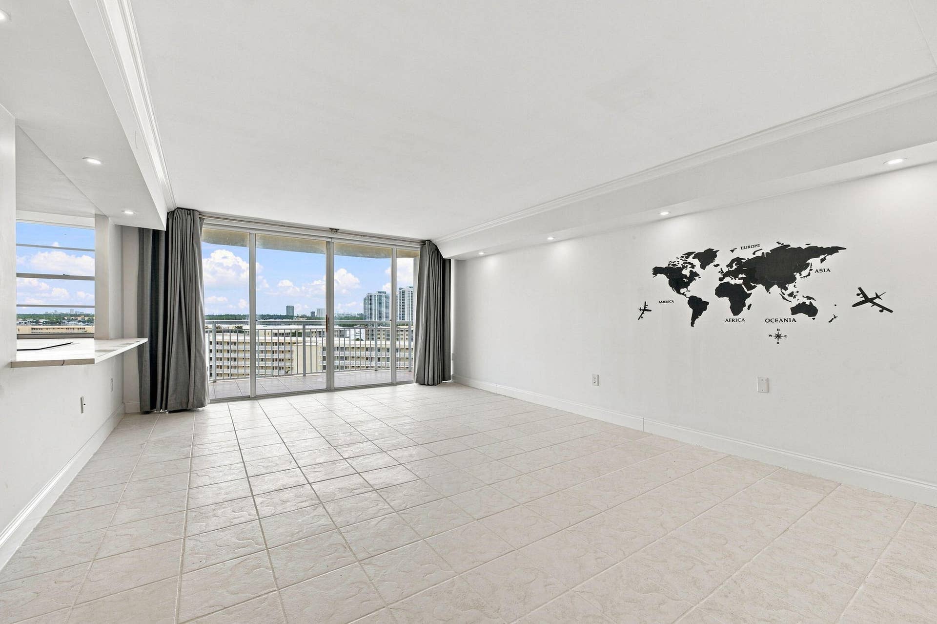 5-web-or-mls-18021-biscayne-blvd-901