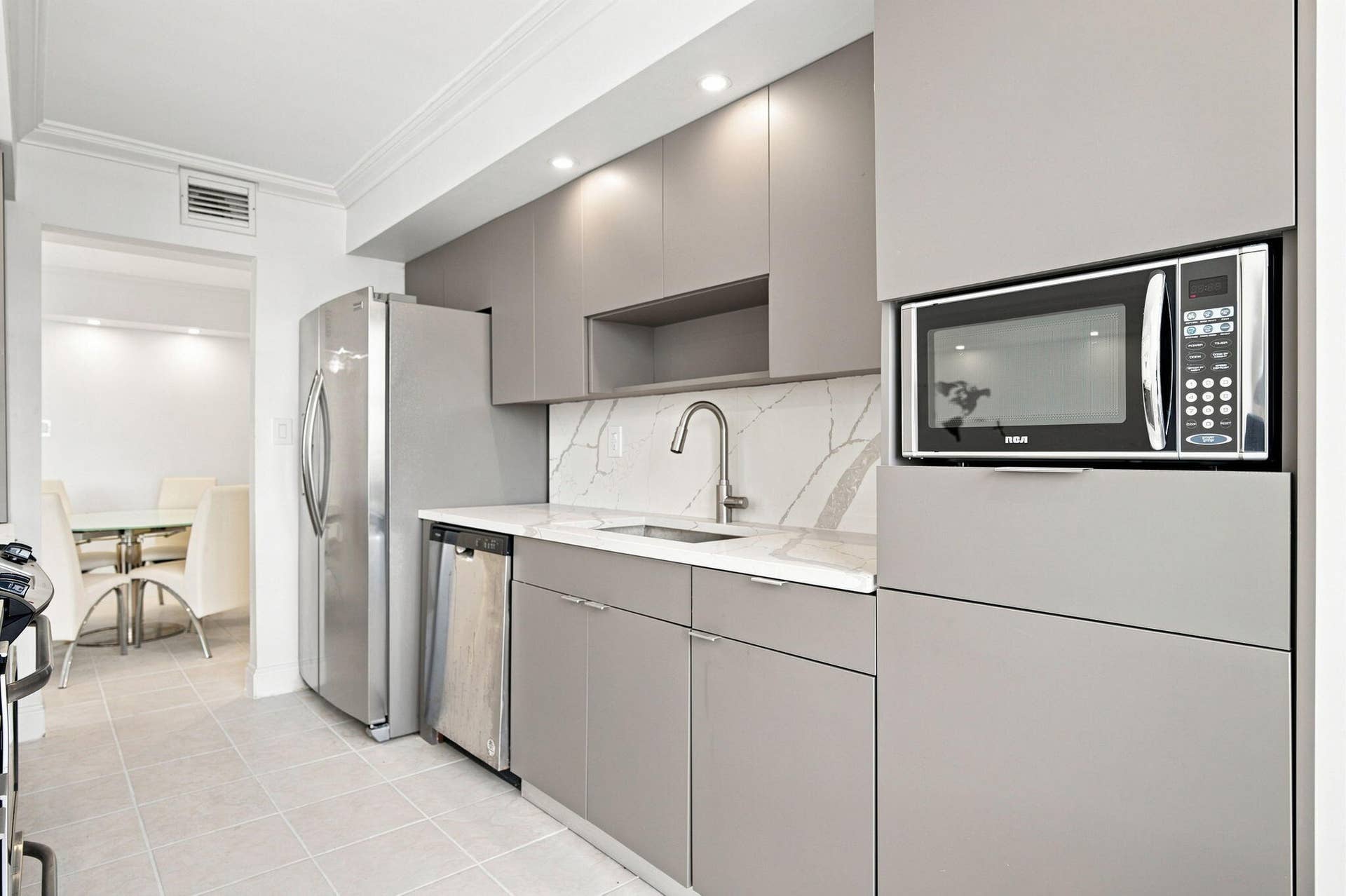 11-web-or-mls-18021-biscayne-blvd-901