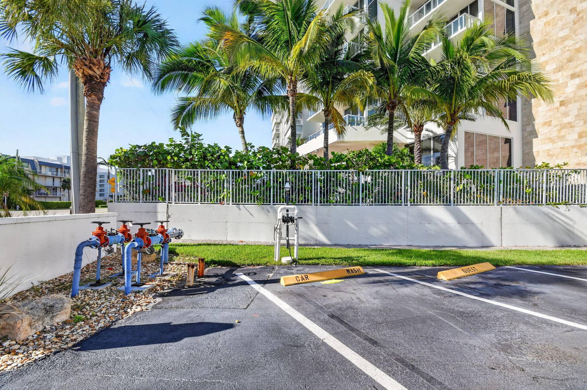 3580 S OCEAN Boulevard, #4F, South Palm Beach, South Palm Beach, FL 33480 Car wash Section