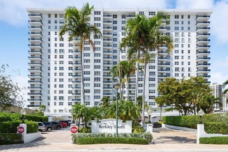 3015 N Ocean Boulevard, #17B, Fort Lauderdale, FL 33308 South entrance