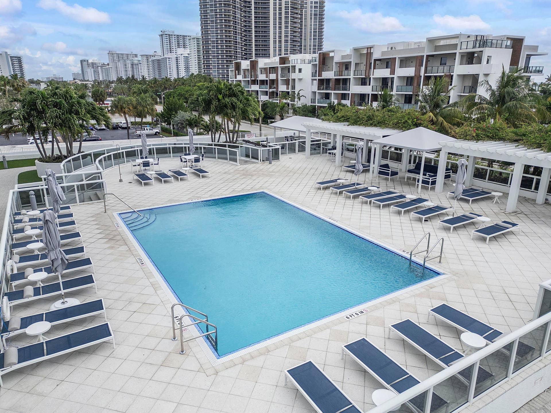 3015 N Ocean Boulevard, #17B, Fort Lauderdale, FL 33308 Pool deck