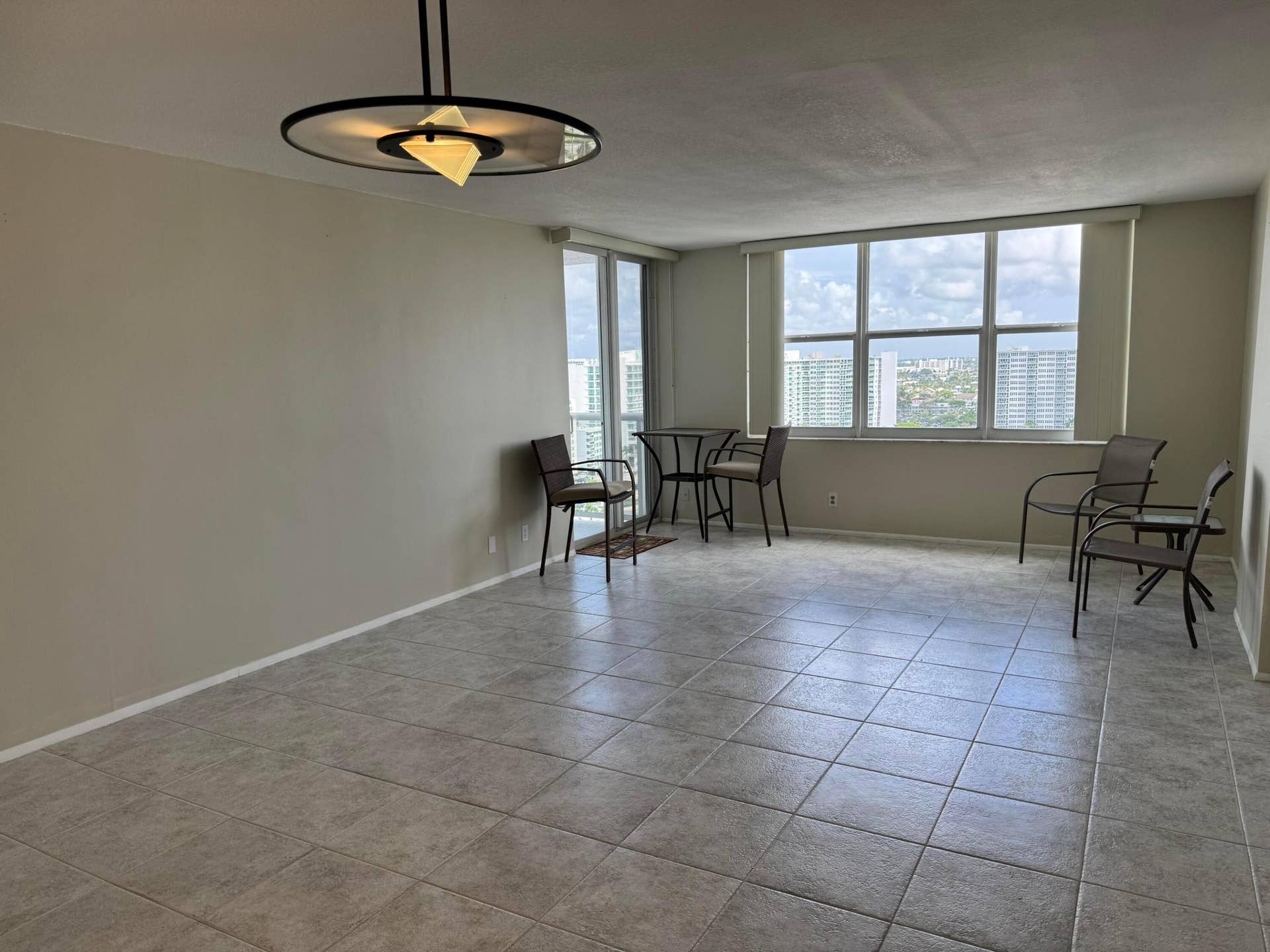 3015 N Ocean Boulevard, #17B, Fort Lauderdale, FL 33308 living room