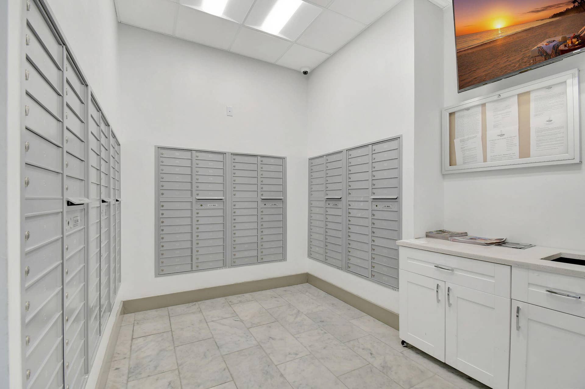 3015 N Ocean Boulevard, #17B, Fort Lauderdale, FL 33308 Mailroom