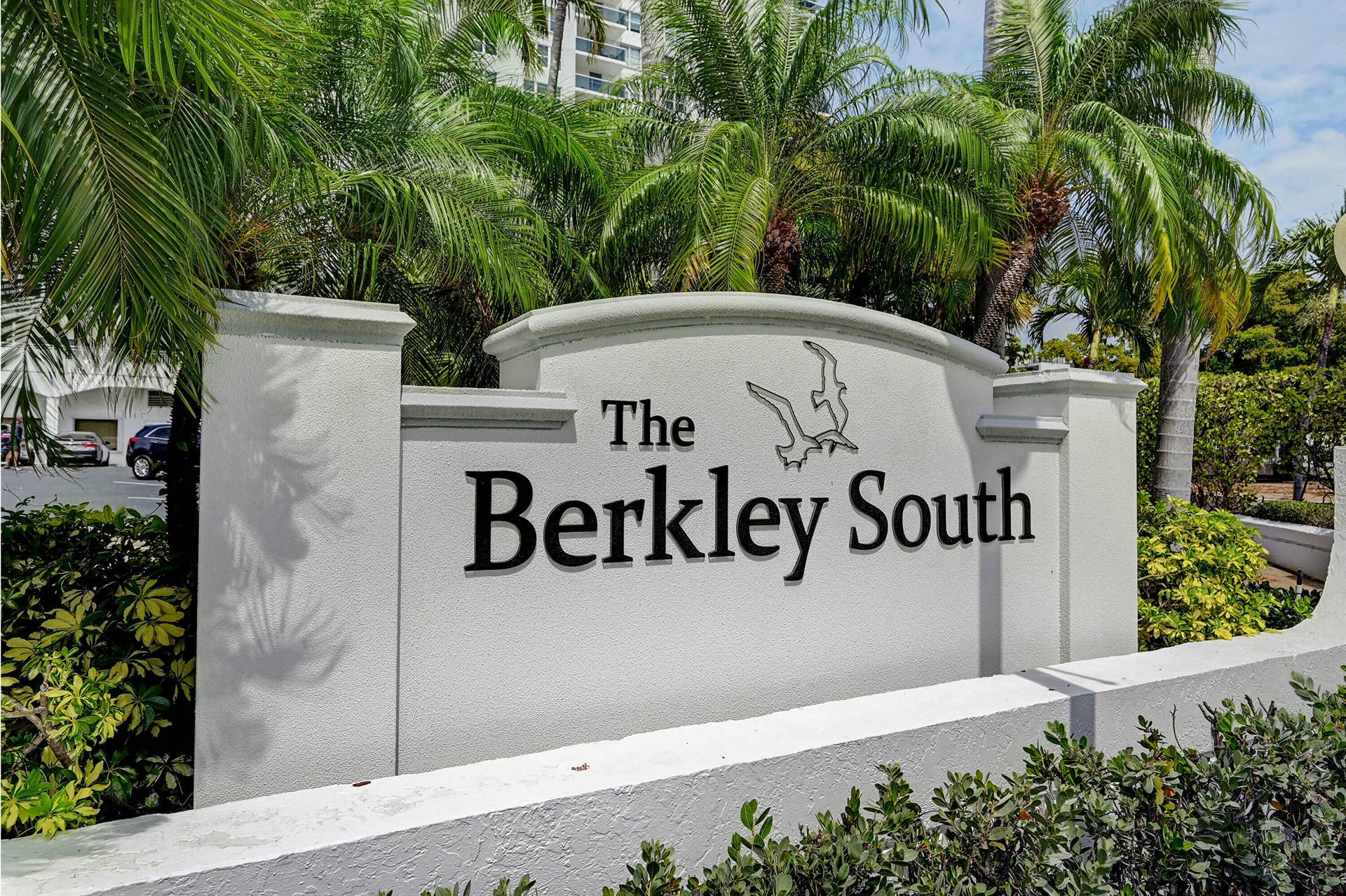 3015 N Ocean Boulevard, #17B, Fort Lauderdale, FL 33308 south entrance