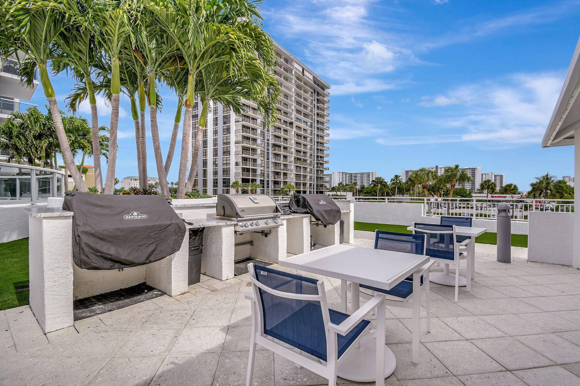 3015 N Ocean Boulevard, #17B, Fort Lauderdale, FL 33308 BBQ