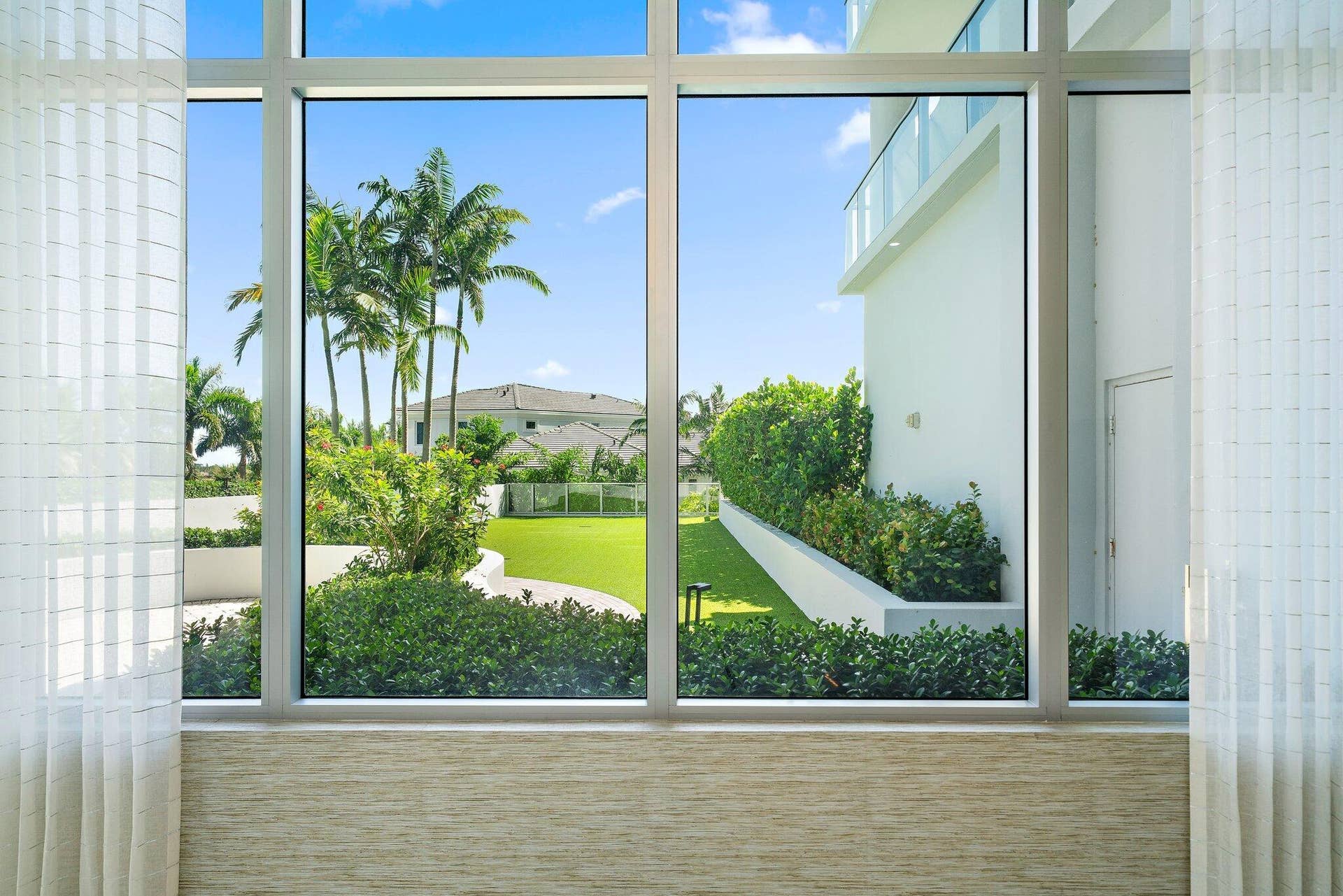 1 Water Club Way, #301, North Palm Beach, FL 33408 055-1WaterClubWay-301-NorthPalmBeach-SMA