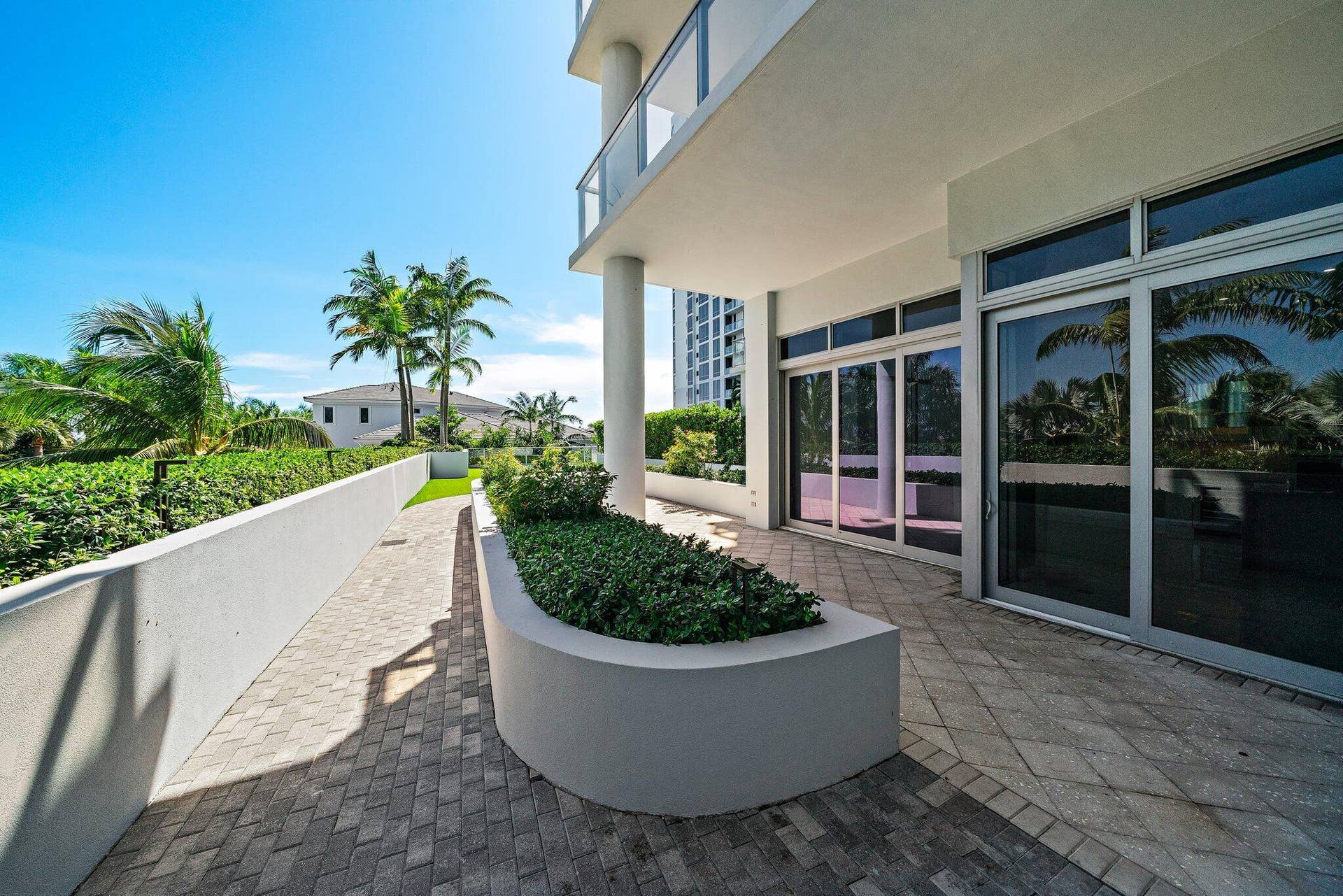 1 Water Club Way, #301, North Palm Beach, FL 33408 094-1WaterClubWay-301-NorthPalmBeach-SMA