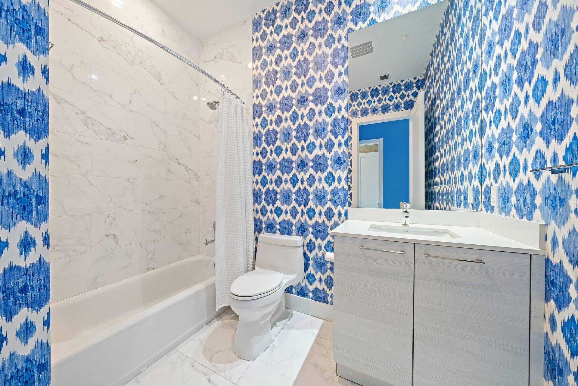 1 Water Club Way, #301, North Palm Beach, FL 33408 078-1WaterClubWay-301-NorthPalmBeach-SMA