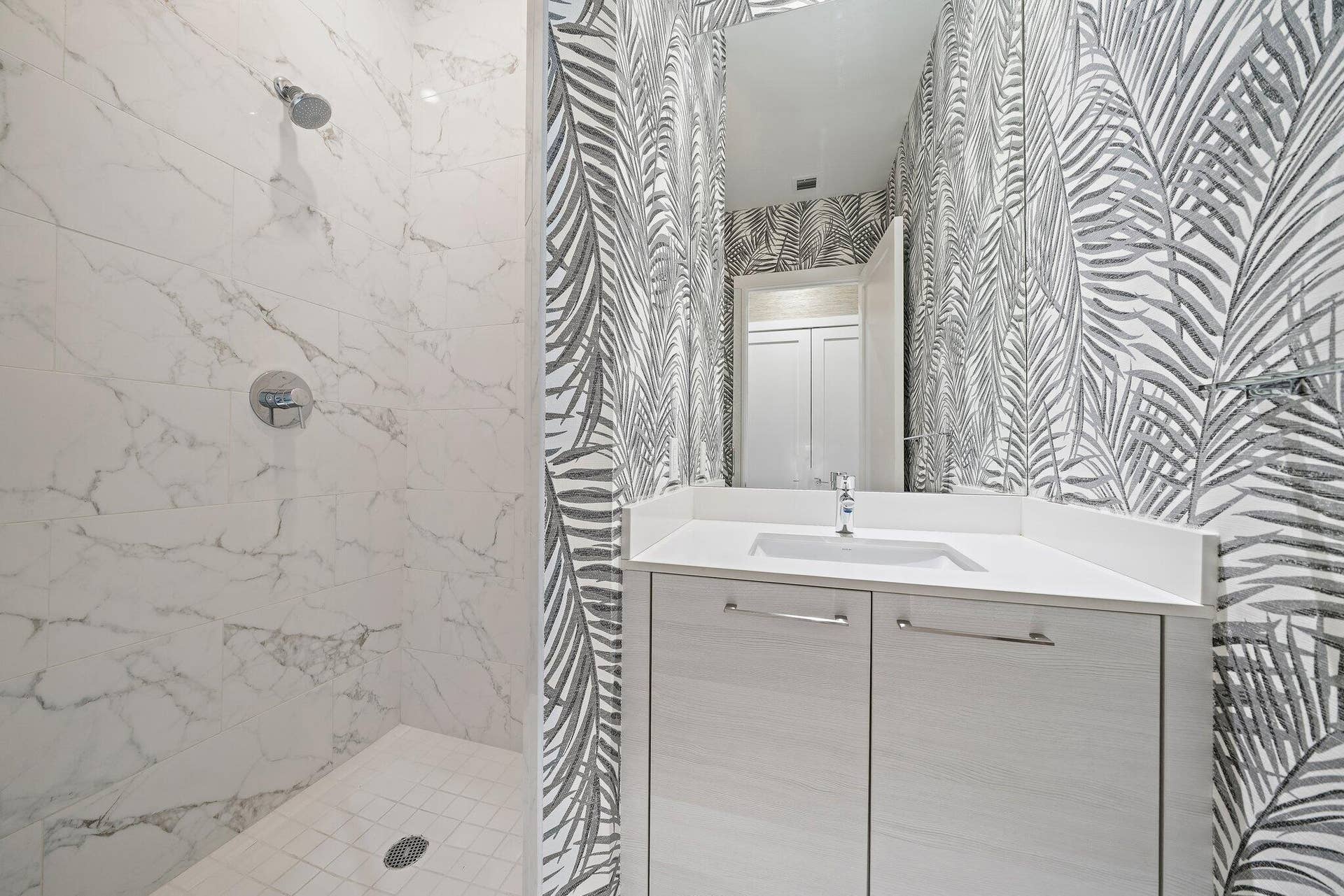 1 Water Club Way, #301, North Palm Beach, FL 33408 080-1WaterClubWay-301-NorthPalmBeach-SMA