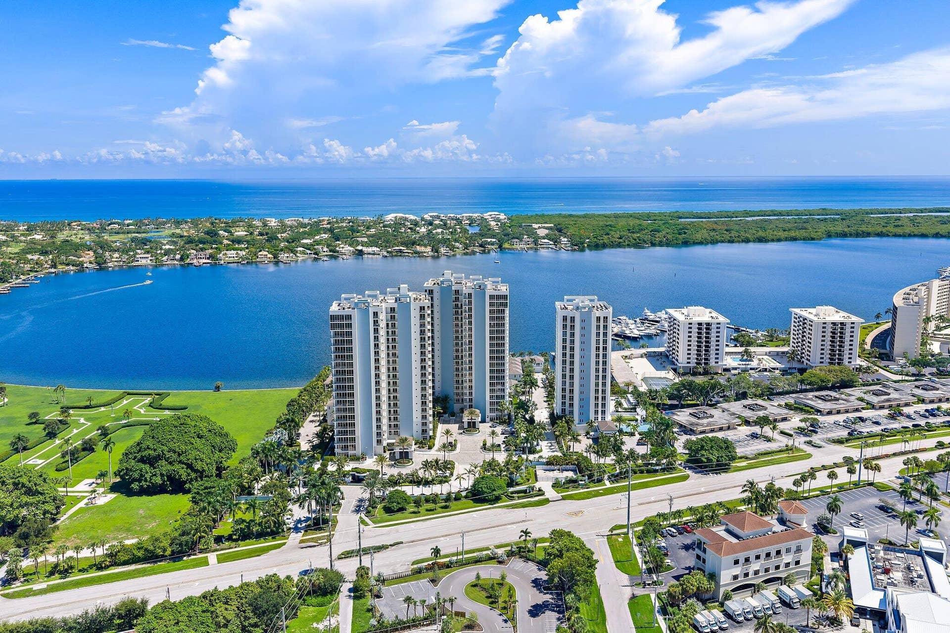 1 Water Club Way, #301, North Palm Beach, FL 33408 007-1WaterClubWay-301-NorthPalmBeach-SMA
