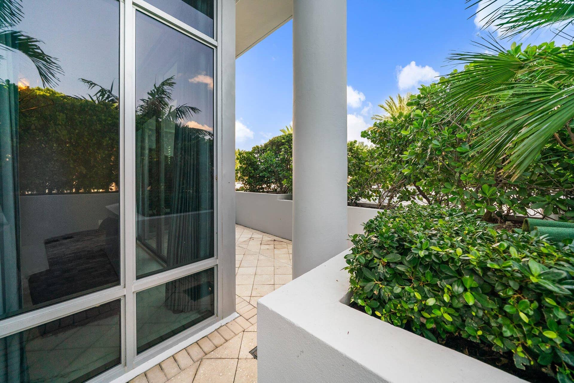 1 Water Club Way, #301, North Palm Beach, FL 33408 086-1WaterClubWay-301-NorthPalmBeach-SMA