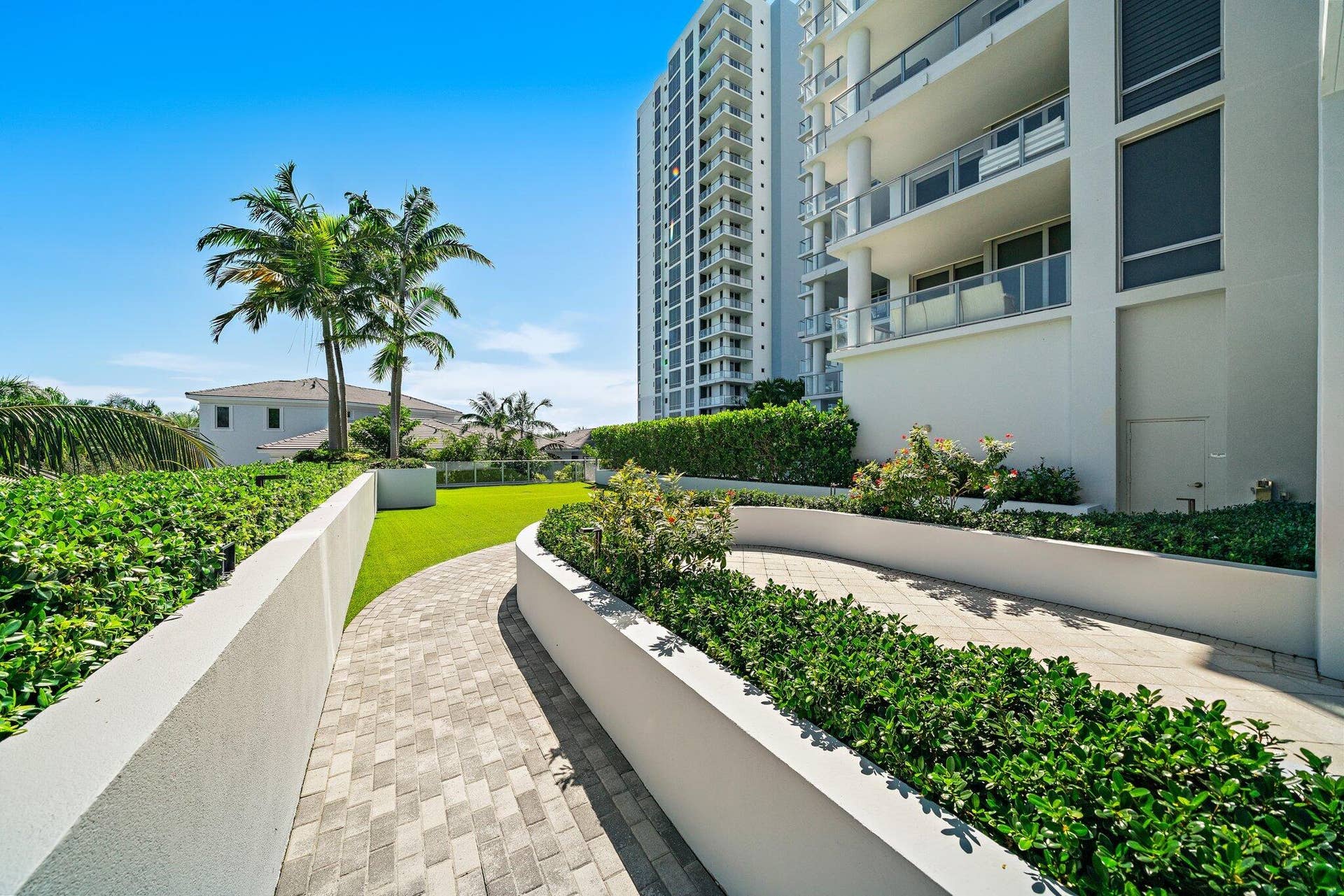 1 Water Club Way, #301, North Palm Beach, FL 33408 098-1WaterClubWay-301-NorthPalmBeach-SMA