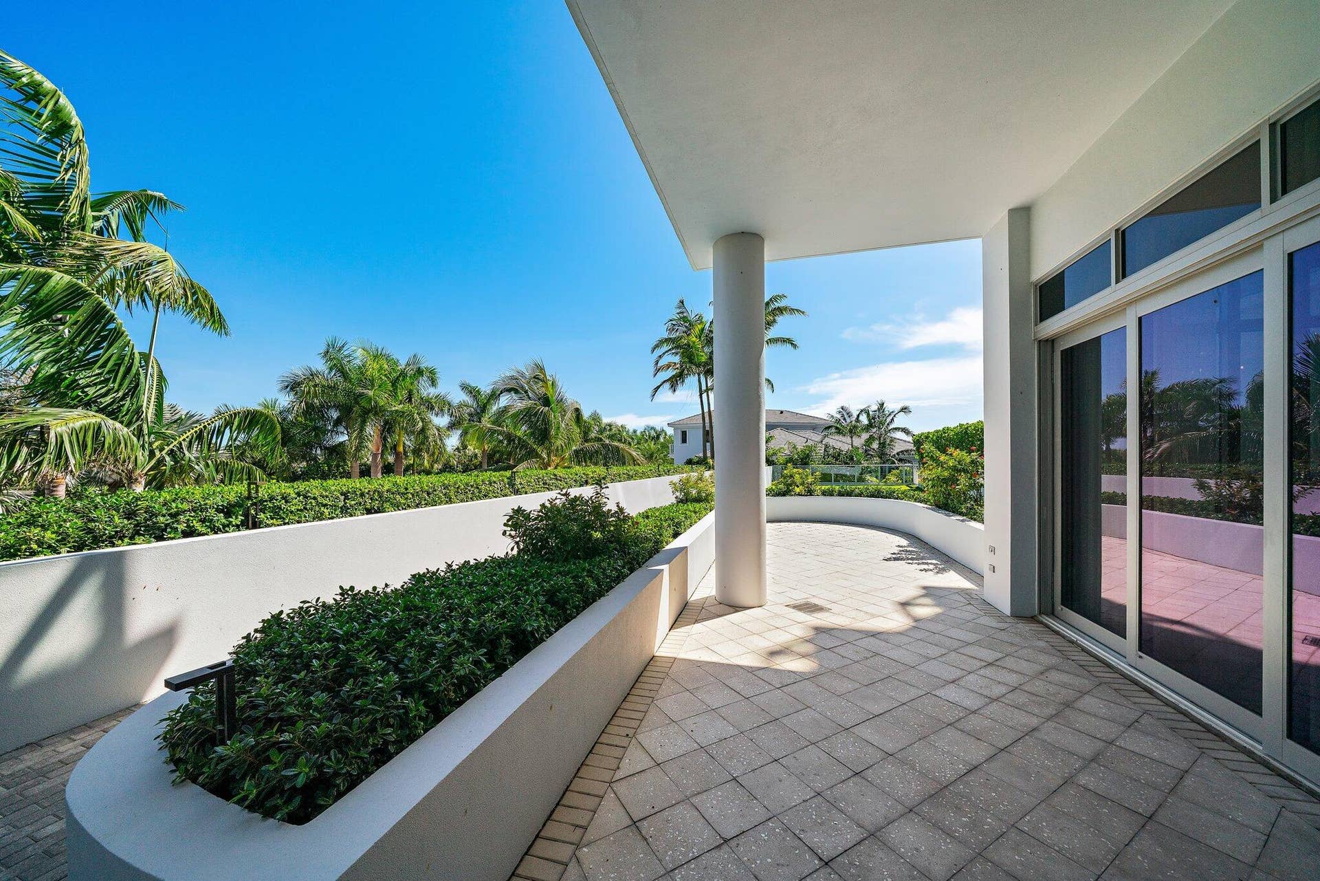 1 Water Club Way, #301, North Palm Beach, FL 33408 092-1WaterClubWay-301-NorthPalmBeach-SMA