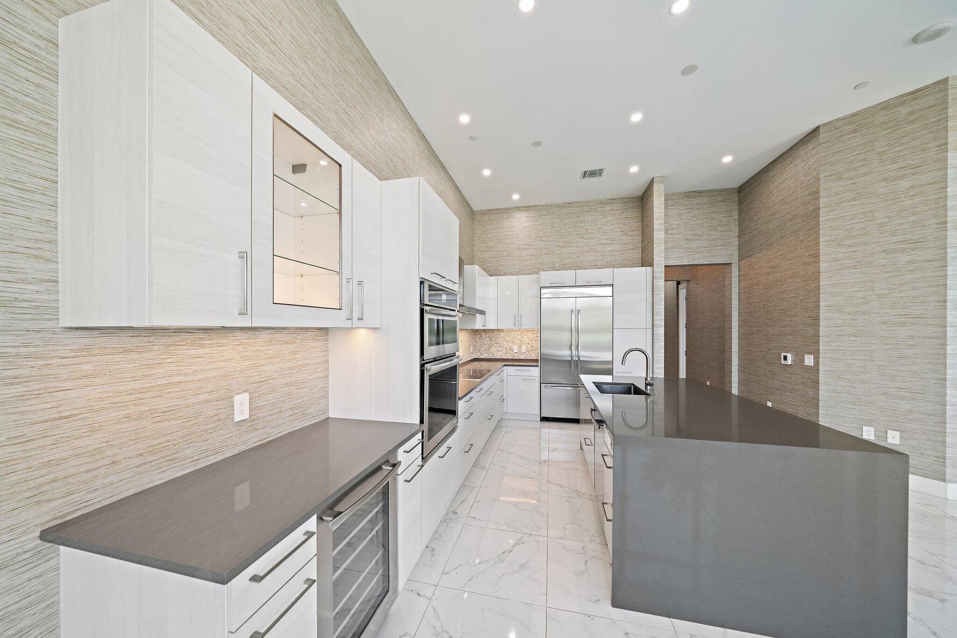 1 Water Club Way, #301, North Palm Beach, FL 33408 049-1WaterClubWay-301-NorthPalmBeach-SMA