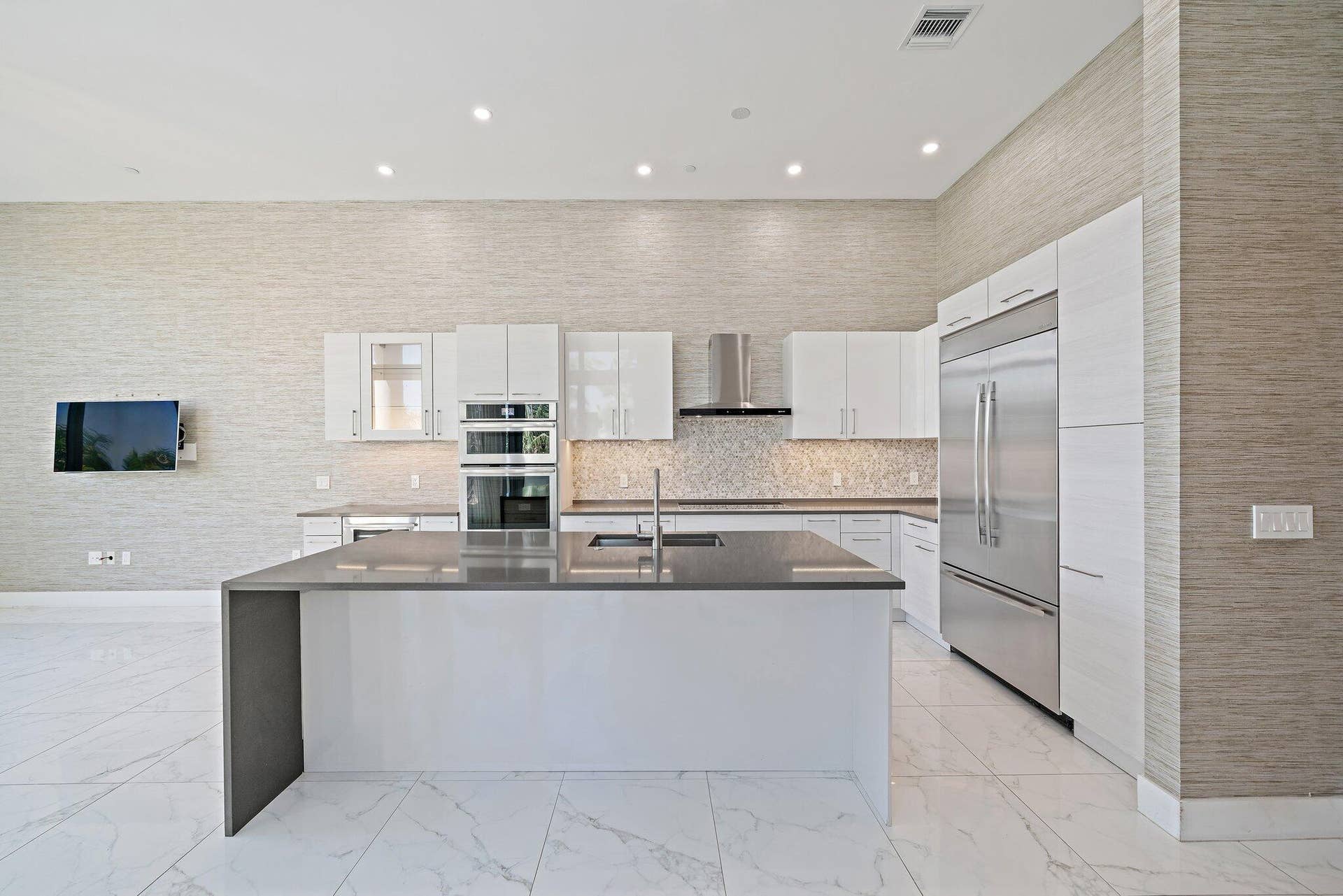 1 Water Club Way, #301, North Palm Beach, FL 33408 047-1WaterClubWay-301-NorthPalmBeach-SMA