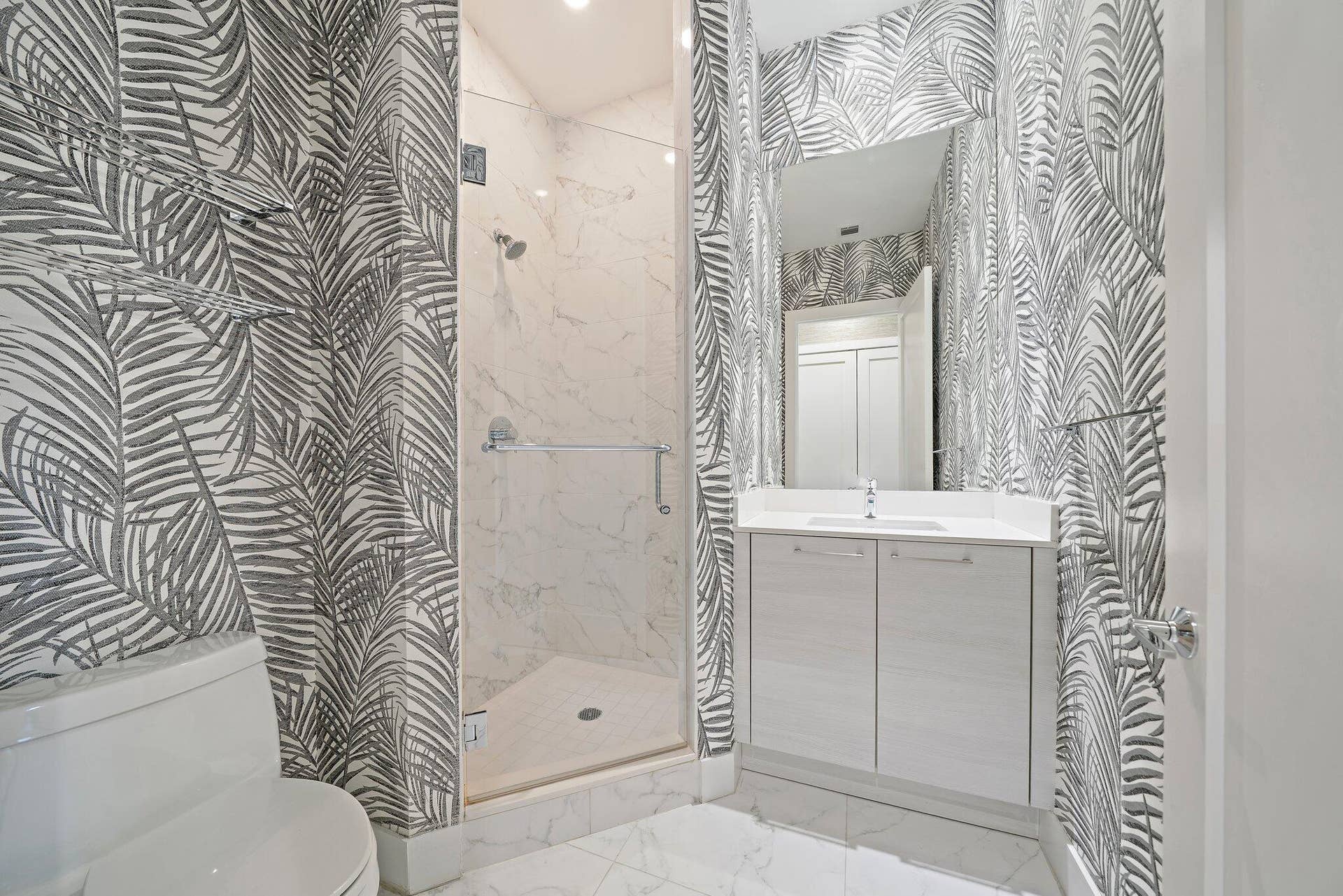 1 Water Club Way, #301, North Palm Beach, FL 33408 079-1WaterClubWay-301-NorthPalmBeach-SMA