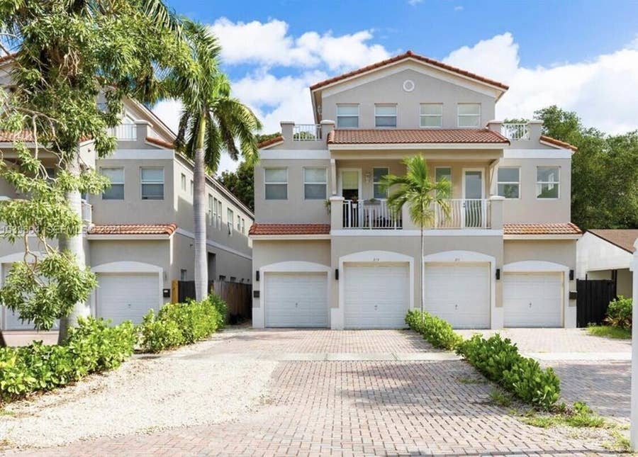 Property photo for 213 SW 11TH Street, #213, Fort Lauderdale, FL