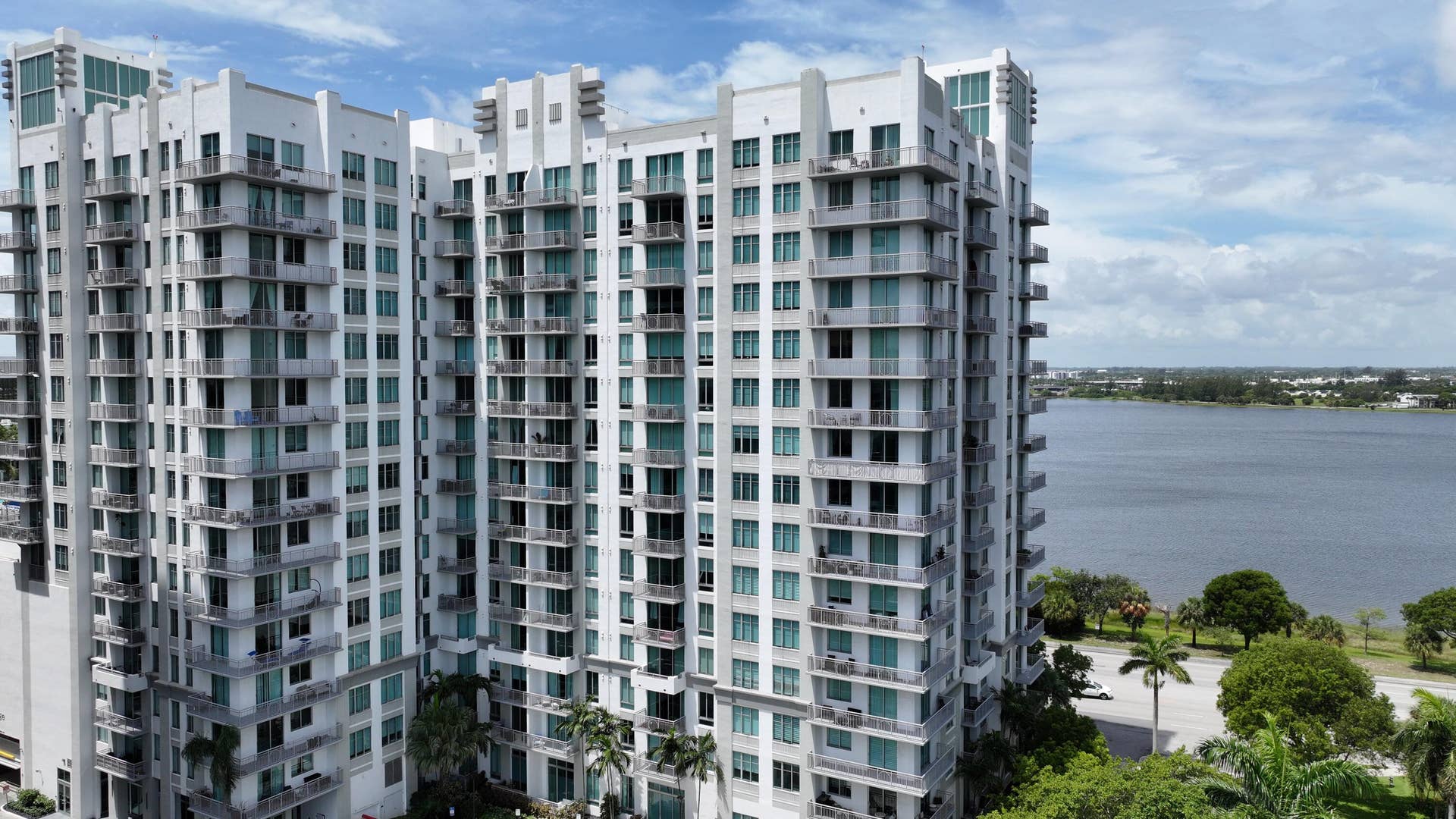 300 S Australian Avenue, #703, West Palm Beach, West Palm Beach, FL 33401 dji_fly_20260528_120114_0048_17799842522