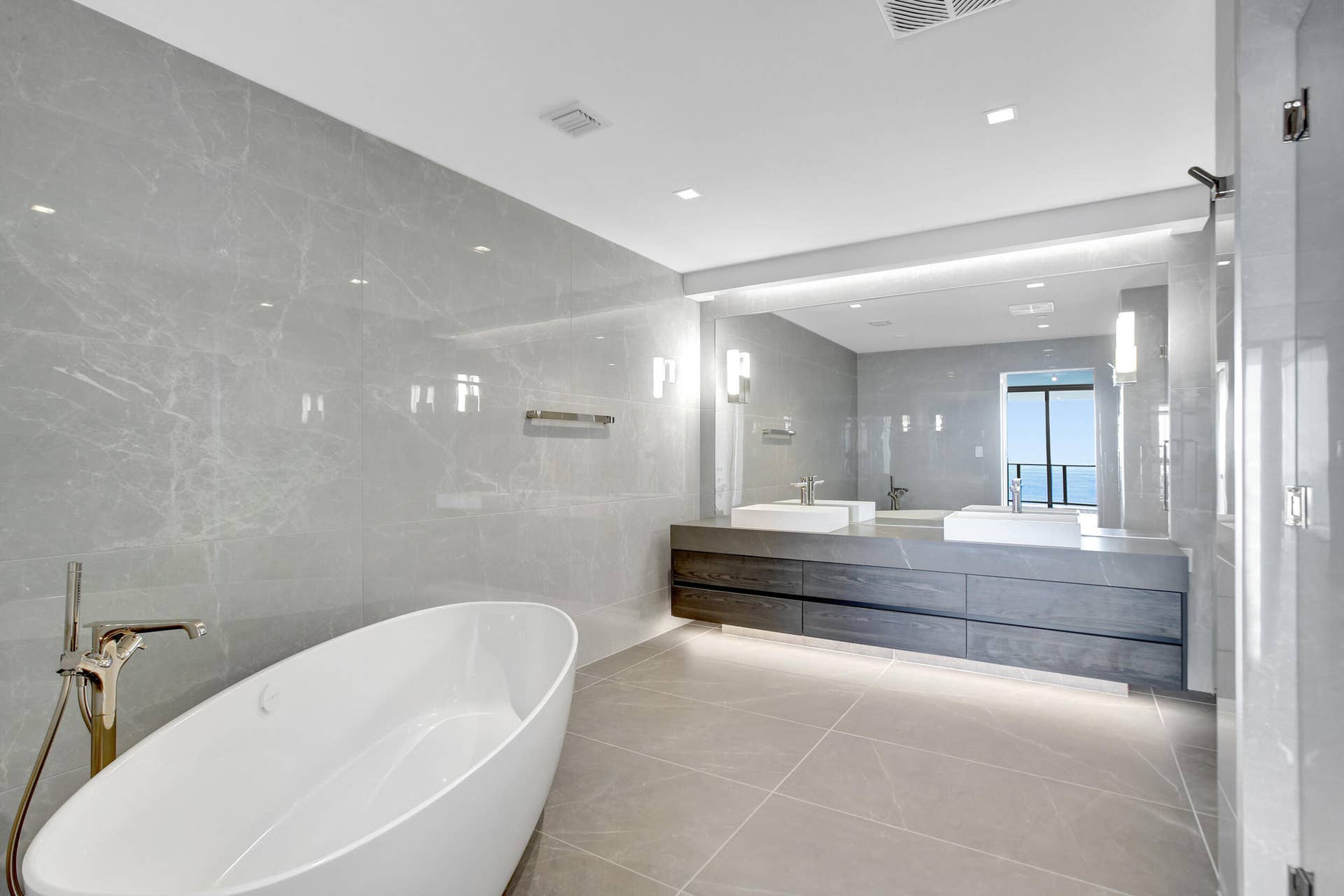1116 N Ocean Boulevard, #1804, Pompano Beach, FL 33062 84__g6i2417