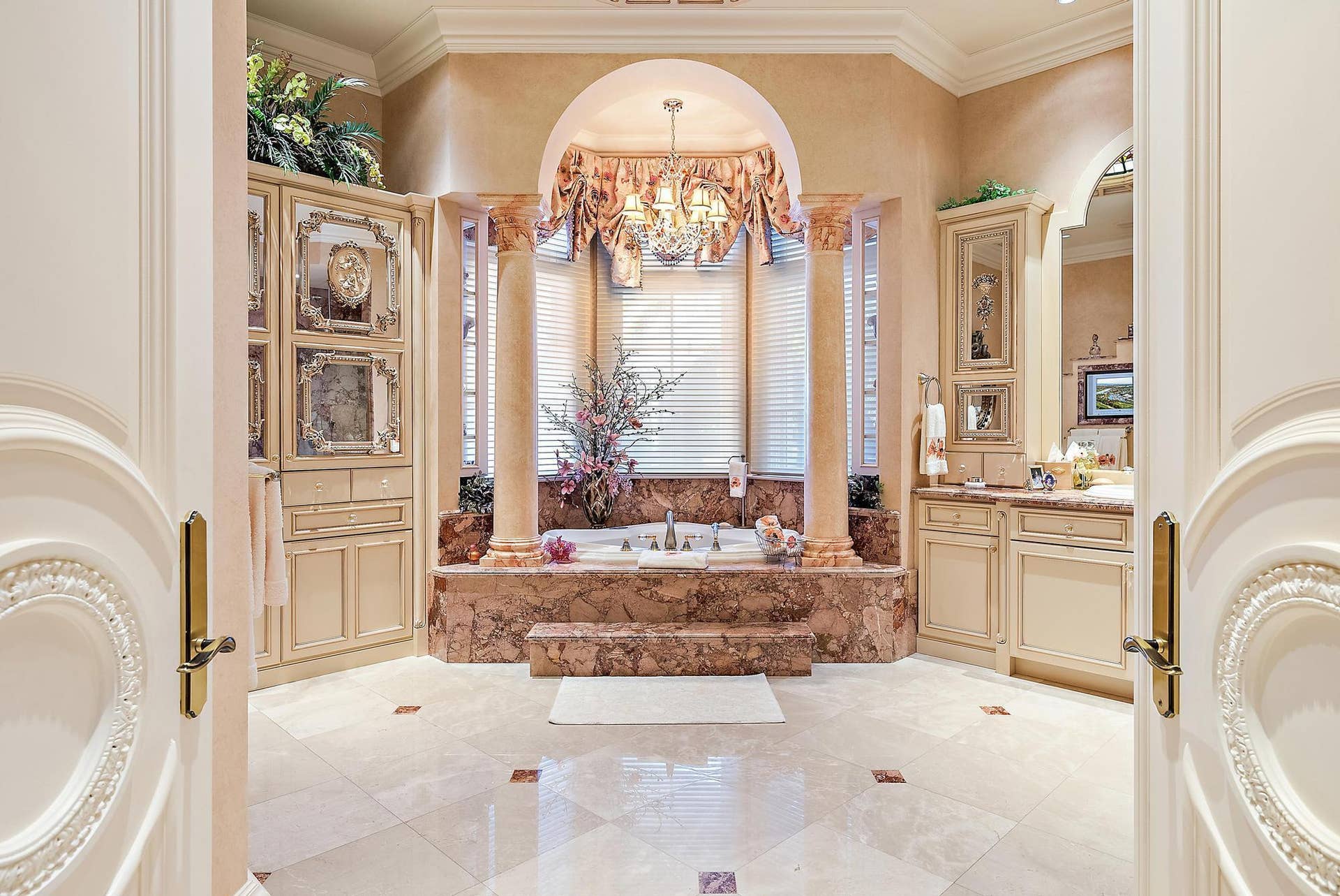 2330 Seven Oaks Ln-68