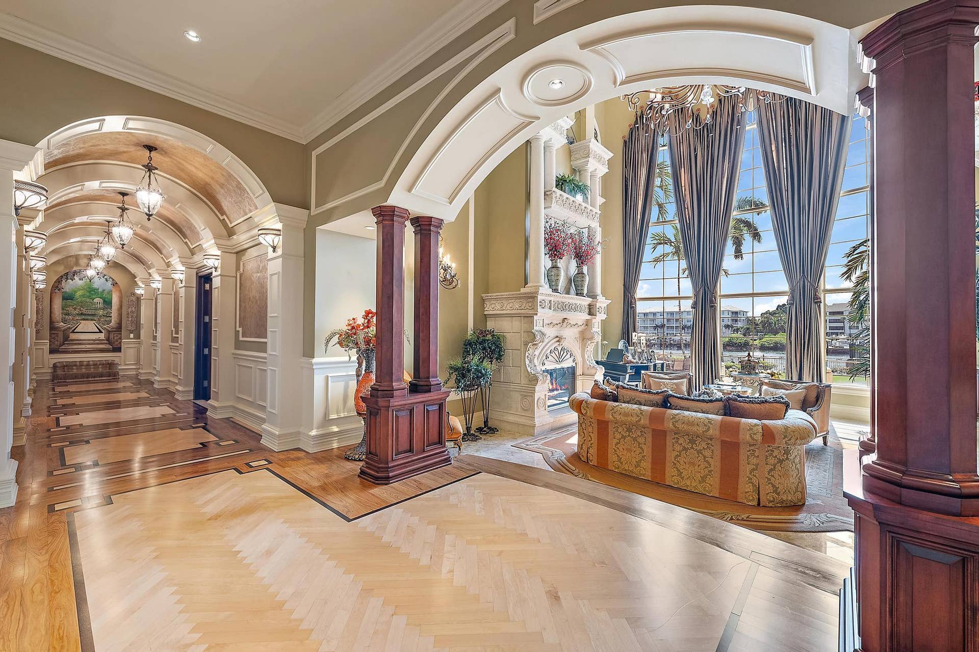 2330 Seven Oaks Ln-29