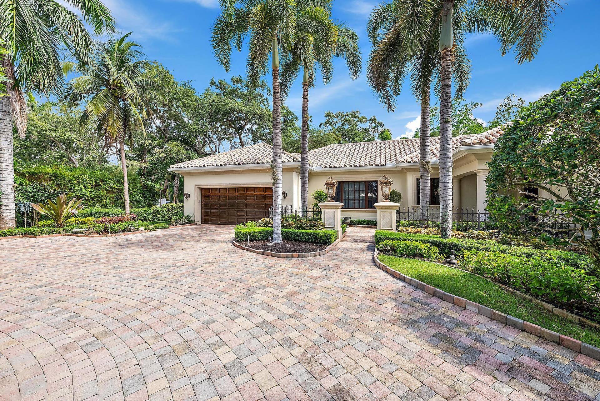 2330 Seven Oaks Ln-103