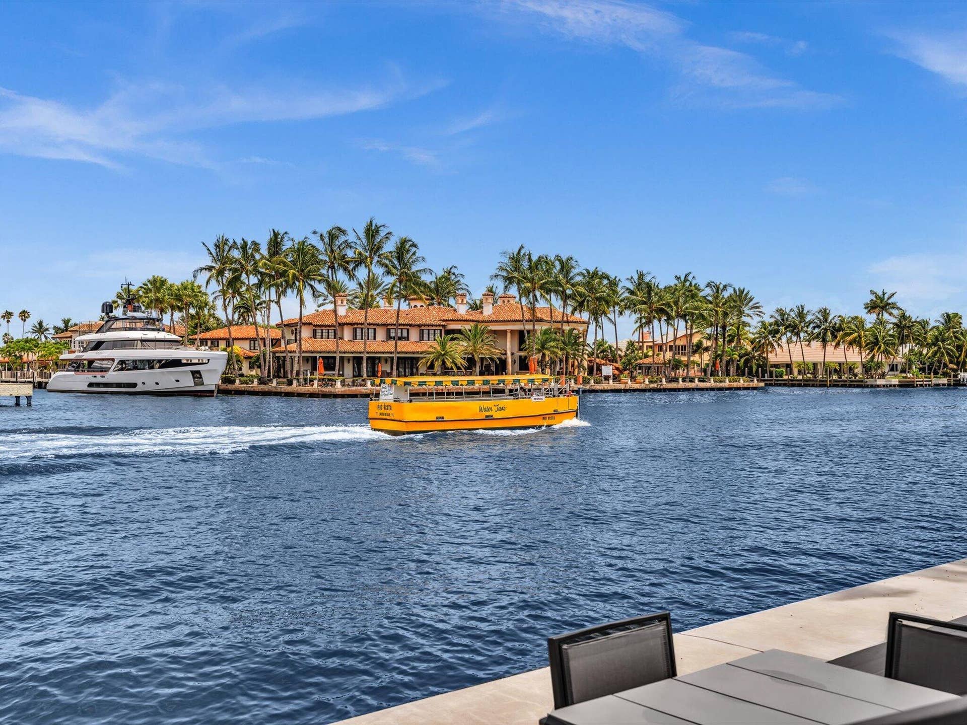 3300 NE 36th Street, #912, Fort Lauderdale, FL 33308 Water taxi passing by