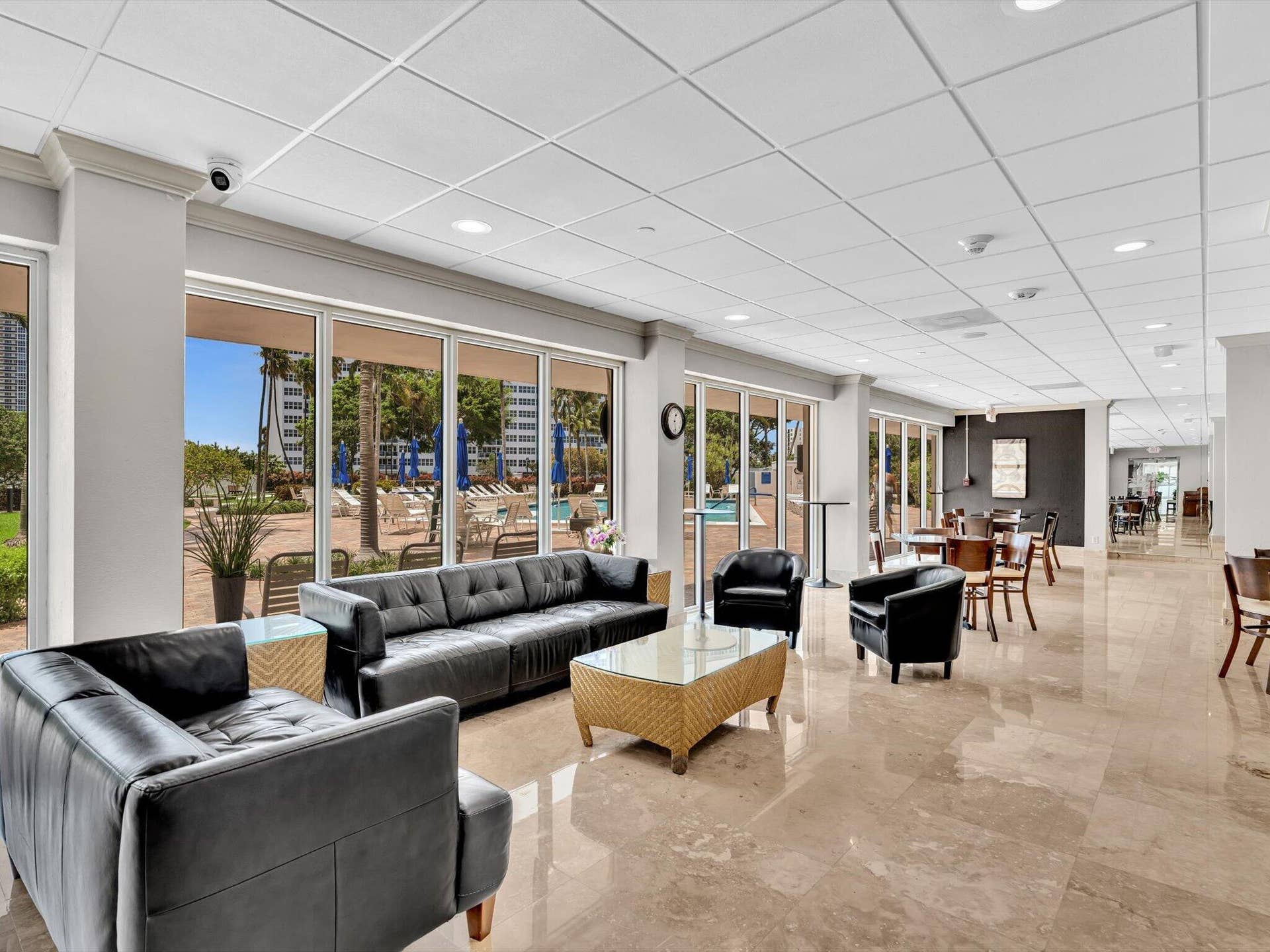 3300 NE 36th Street, #912, Fort Lauderdale, FL 33308 Community room