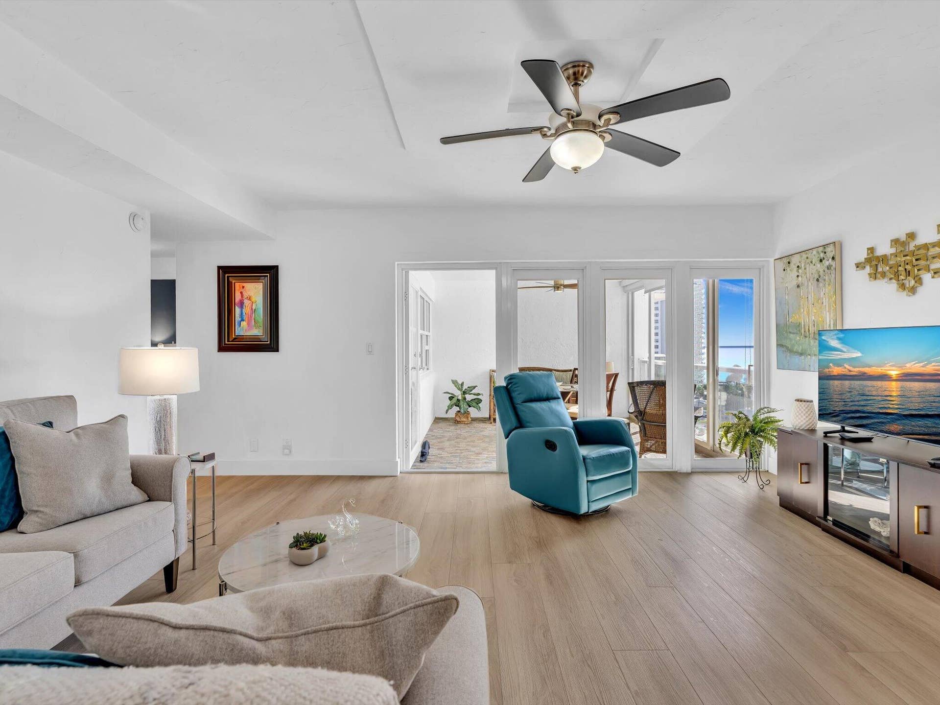 3300 NE 36th Street, #912, Fort Lauderdale, FL 33308 New floors throughout