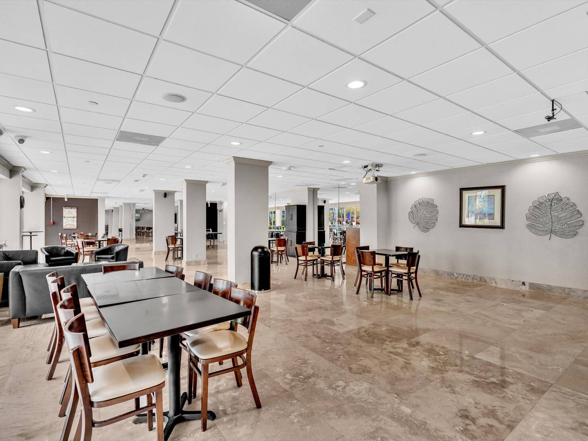 3300 NE 36th Street, #912, Fort Lauderdale, FL 33308 Marble floors