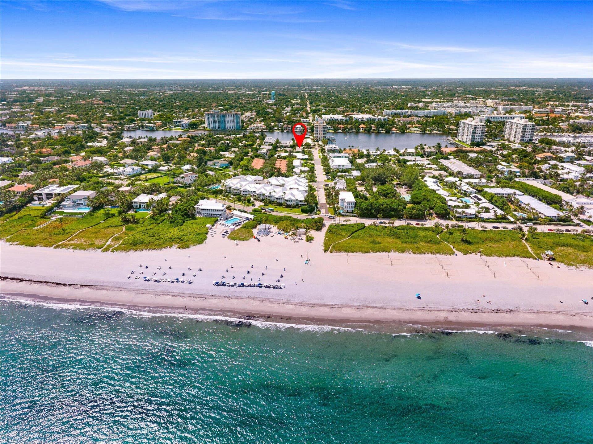 990 CASUARINA Road, #4, Delray Beach, FL 33483 Short walk to the beach!