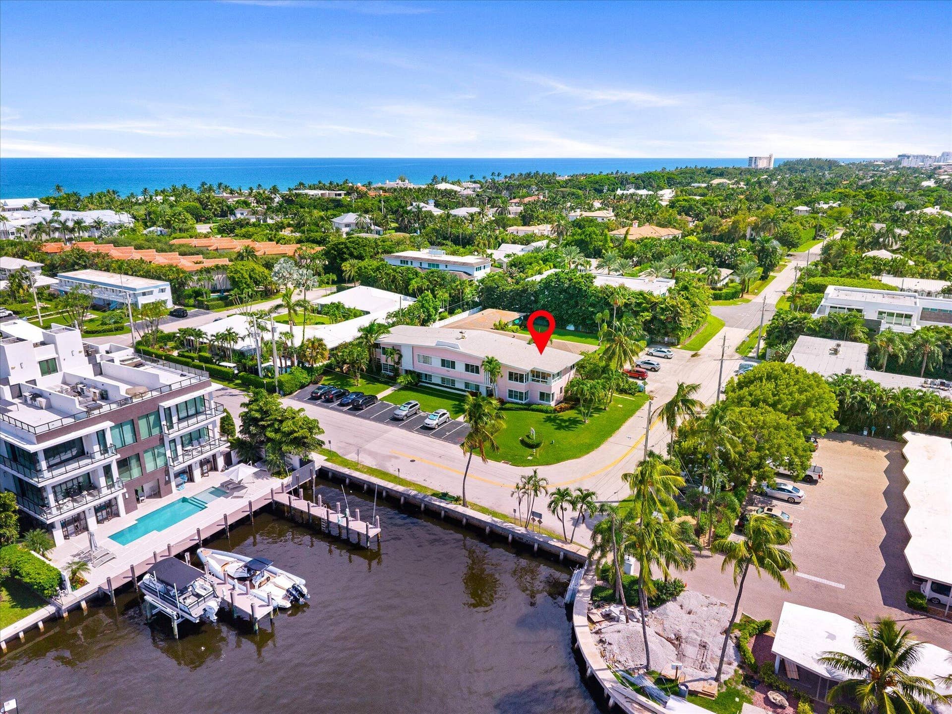 990 CASUARINA Road, #4, Delray Beach, FL 33483 Outstanding location!