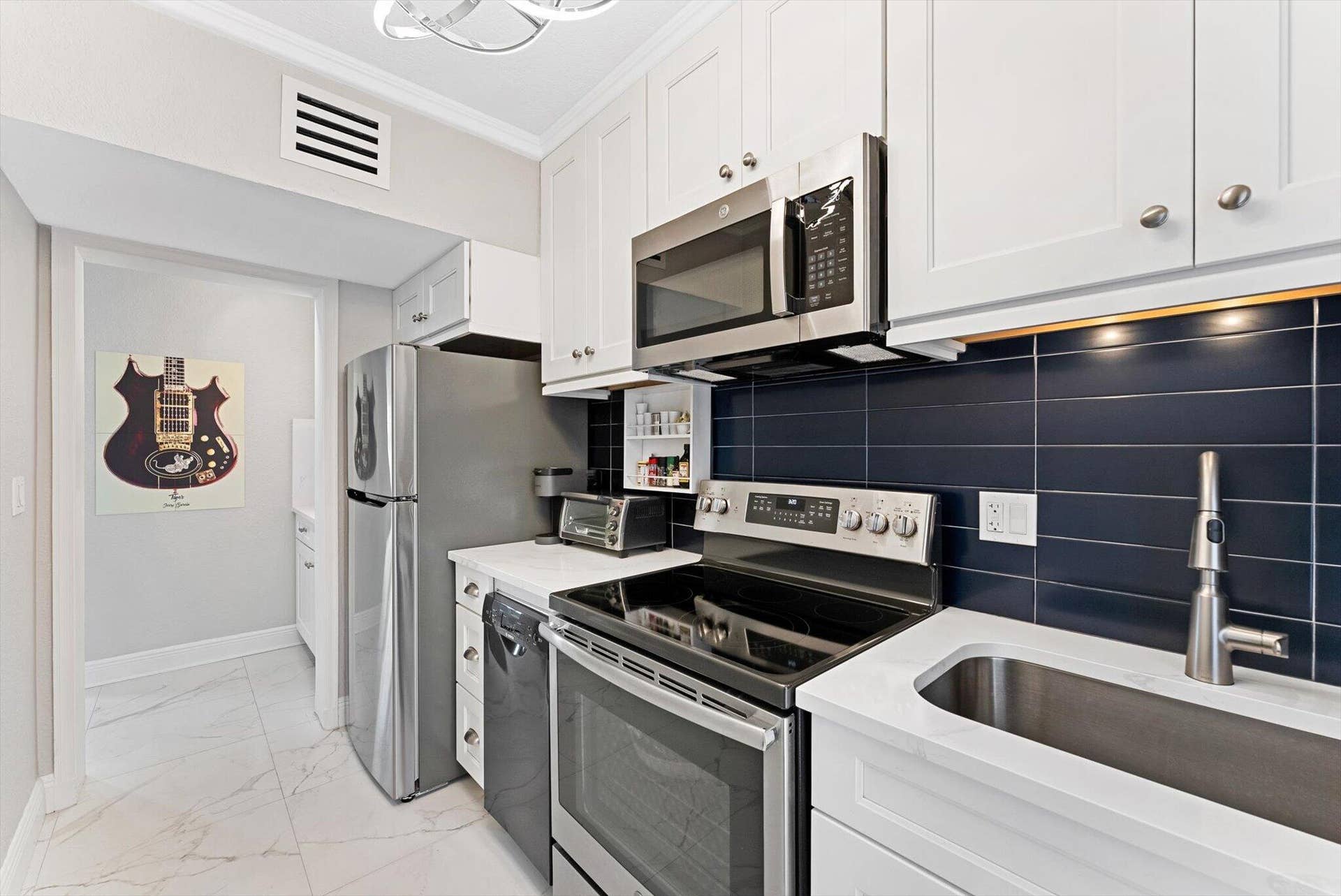 990 CASUARINA Road, #4, Delray Beach, FL 33483 12-12