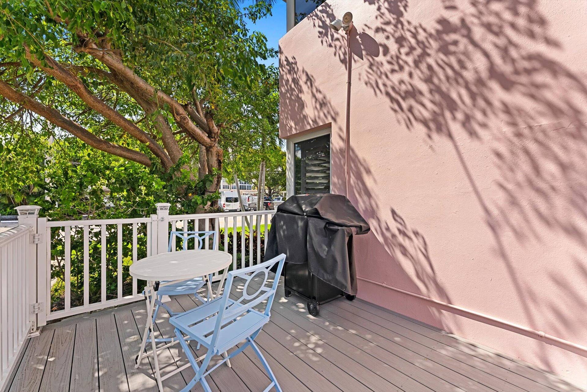 990 CASUARINA Road, #4, Delray Beach, FL 33483 27-27