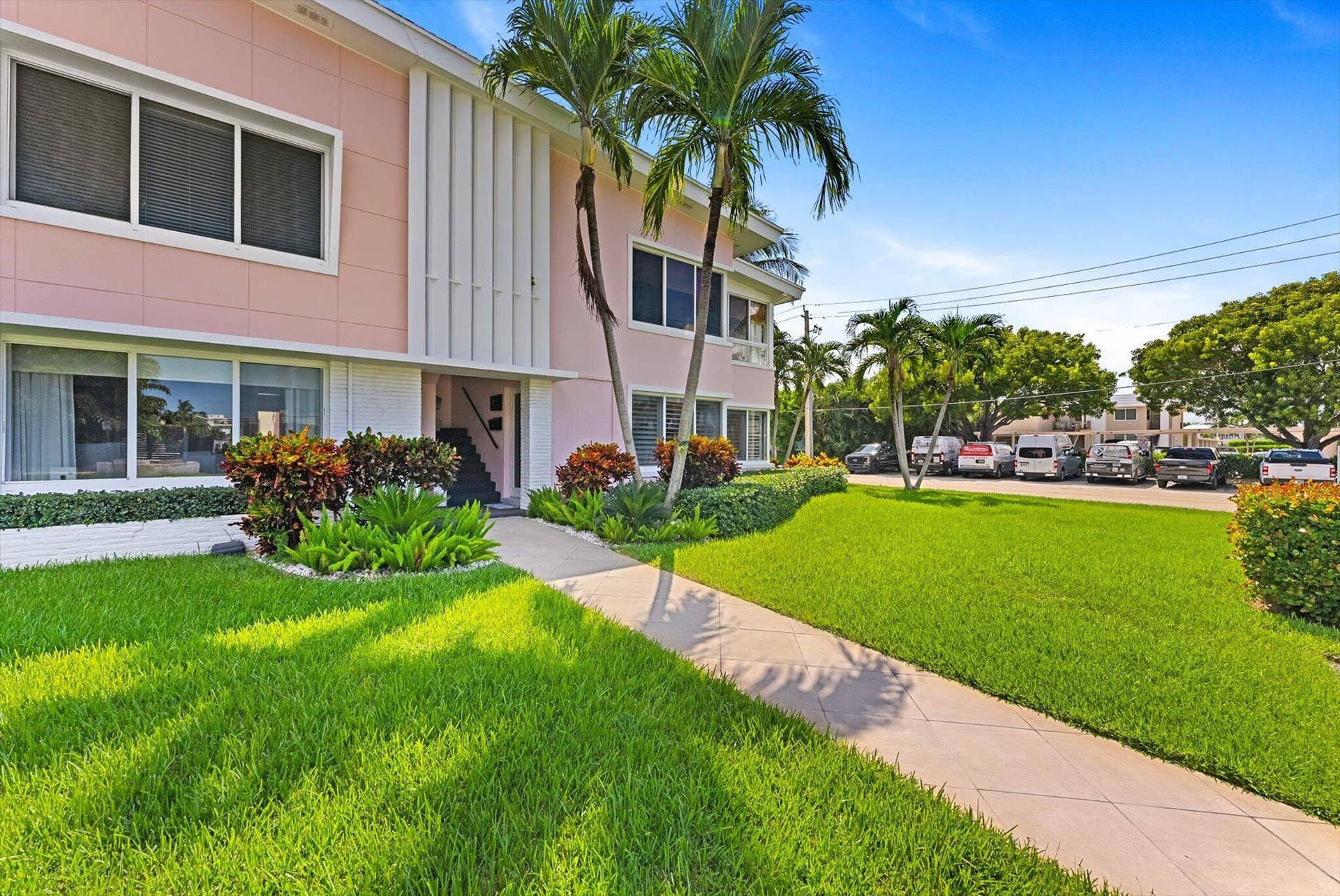 990 CASUARINA Road, #4, Delray Beach, FL 33483 02-2