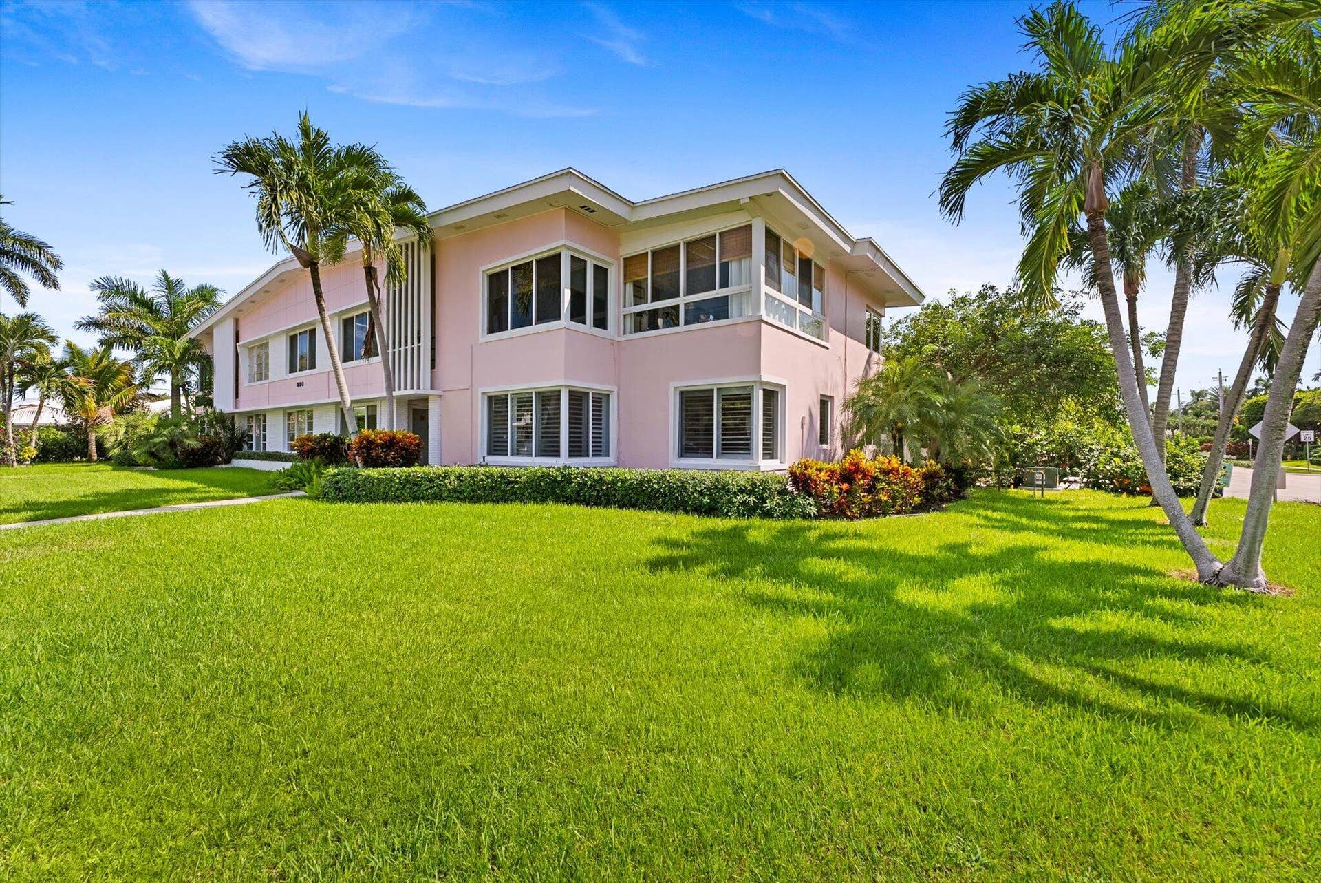 990 CASUARINA Road, #4, Delray Beach, FL 33483 04-4
