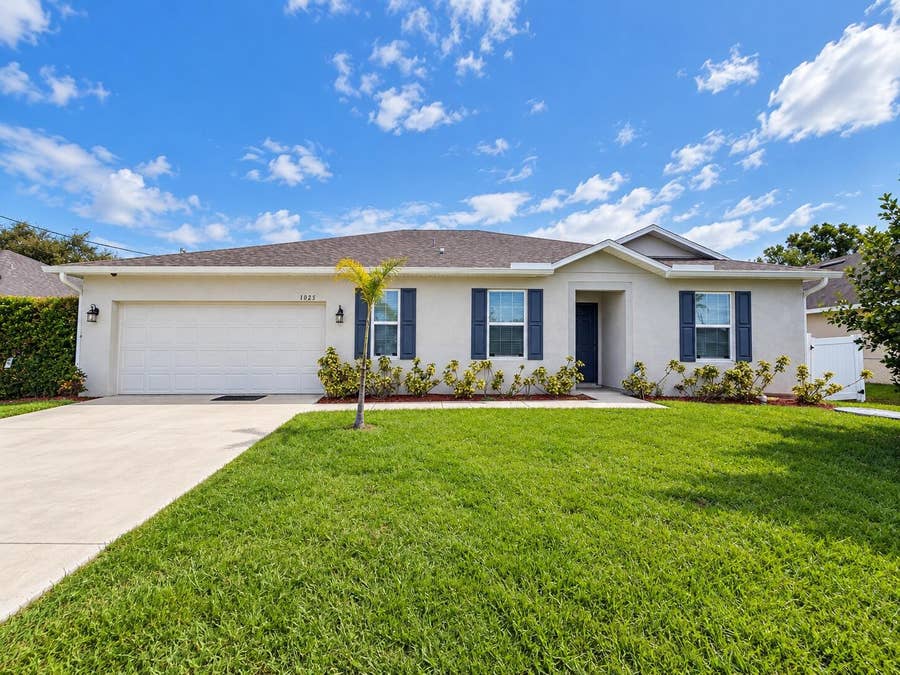 Property photo for 1025 SW SARTO Lane, Port St Lucie, FL