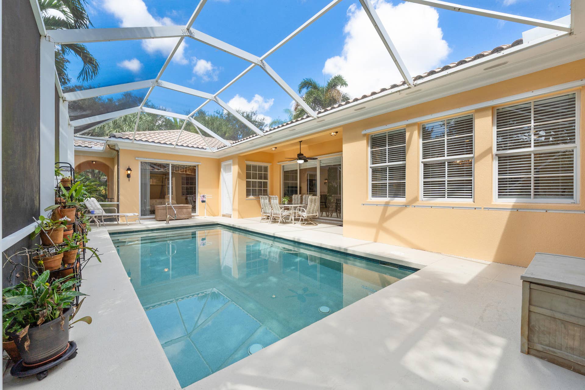 3723 Community Drive, Jupiter, FL 33458 Screened in Pool