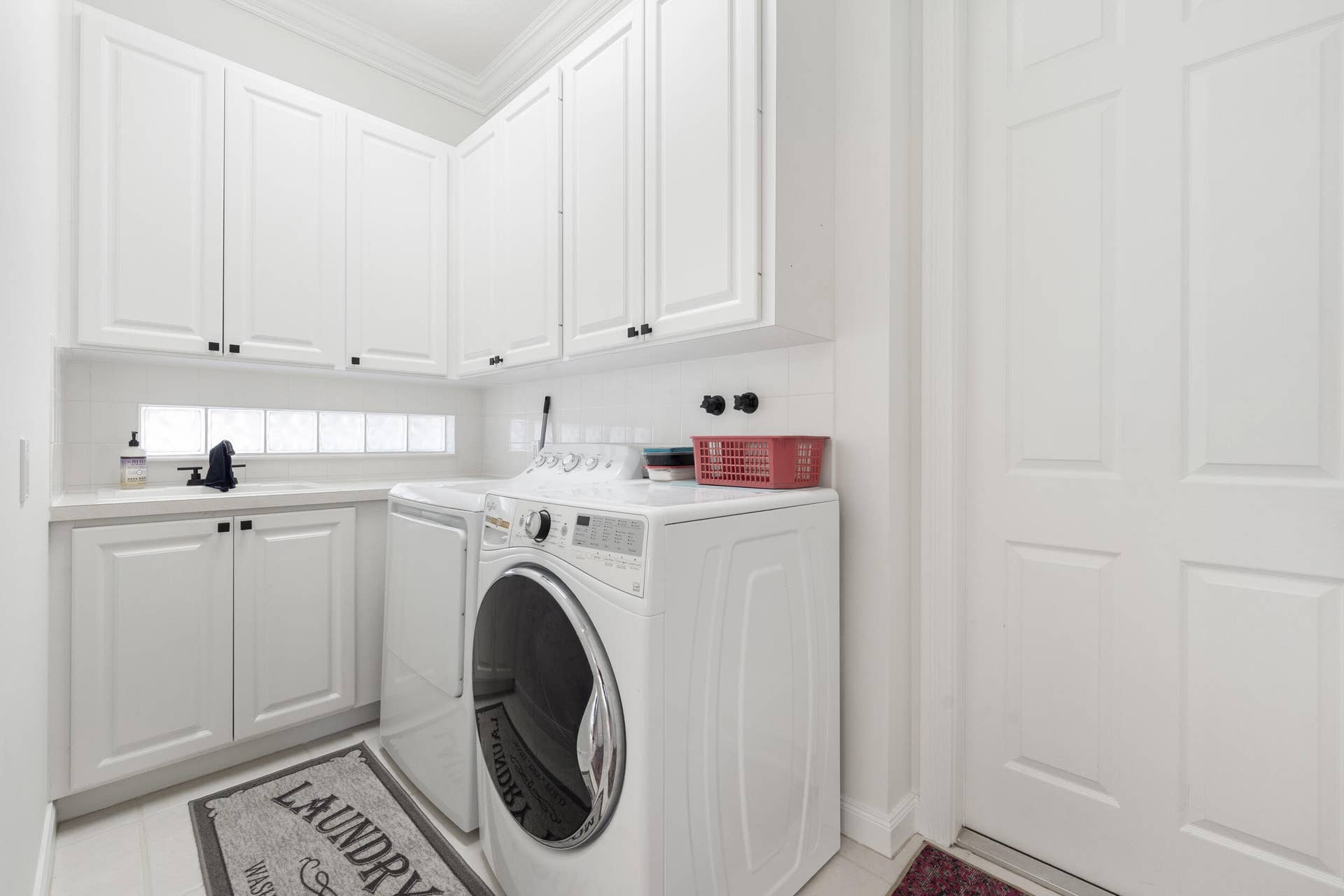 3723 Community Drive, Jupiter, FL 33458 Laundry Room