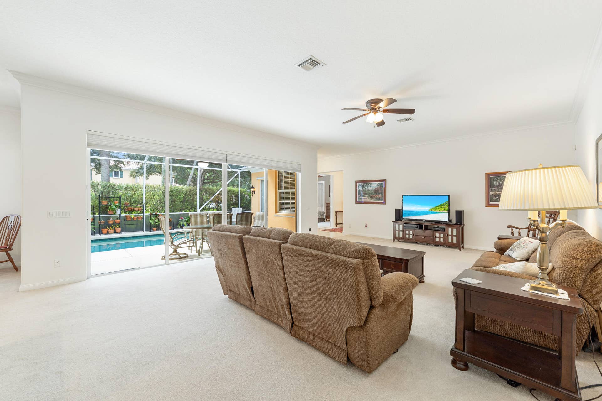 3723 Community Drive, Jupiter, FL 33458 Living Room