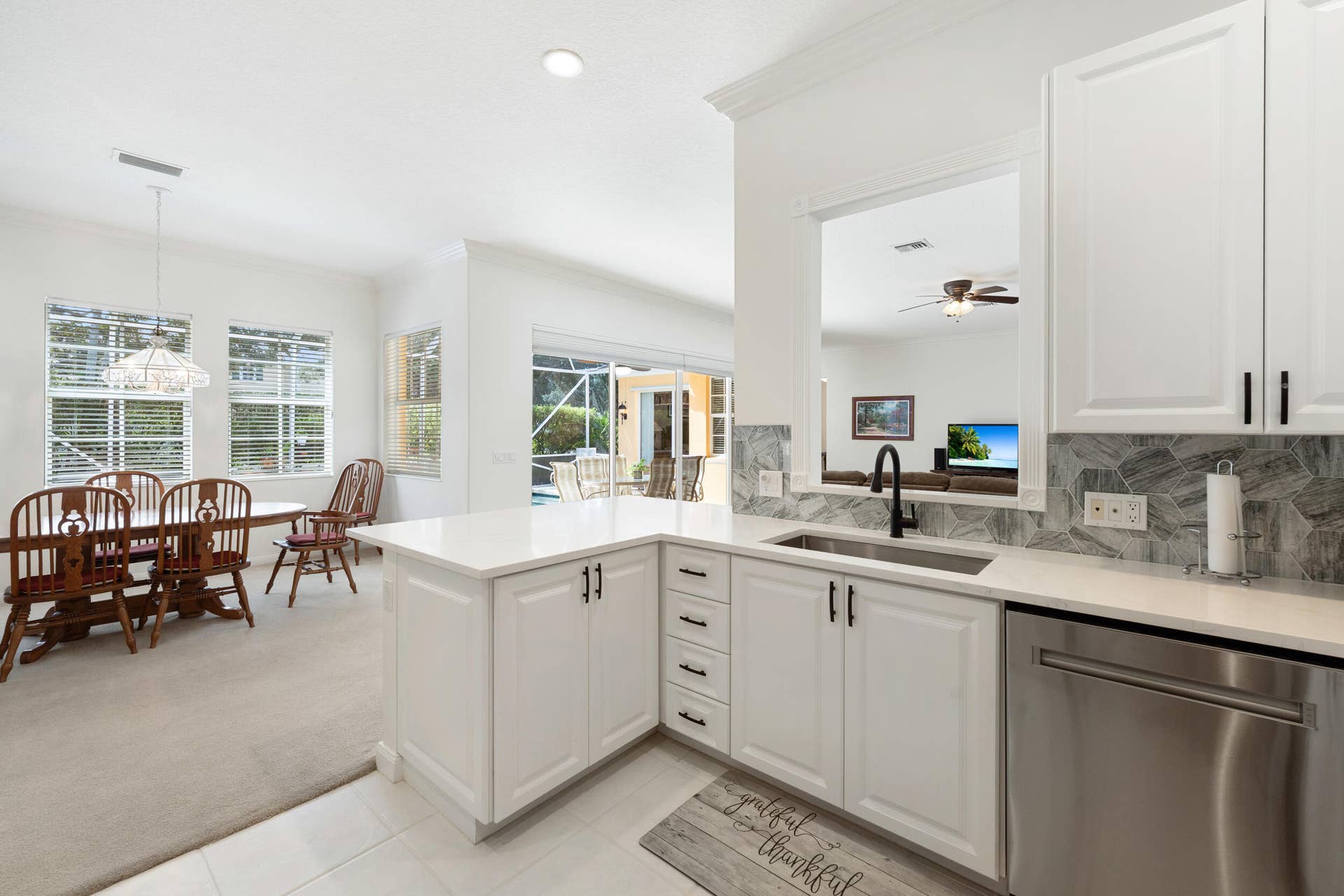 3723 Community Drive, Jupiter, FL 33458 Kitchen