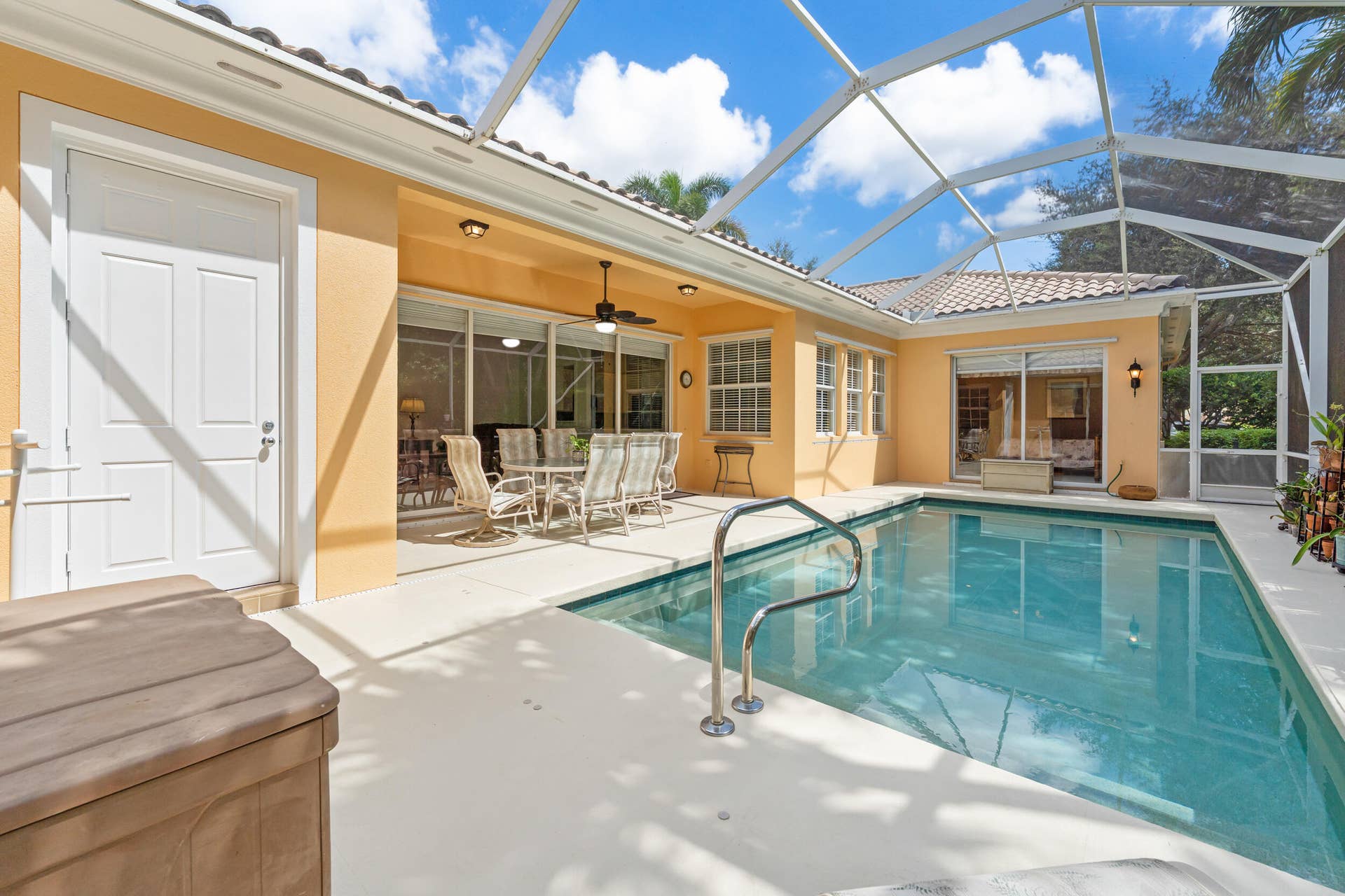 3723 Community Drive, Jupiter, FL 33458 Screened in Pool